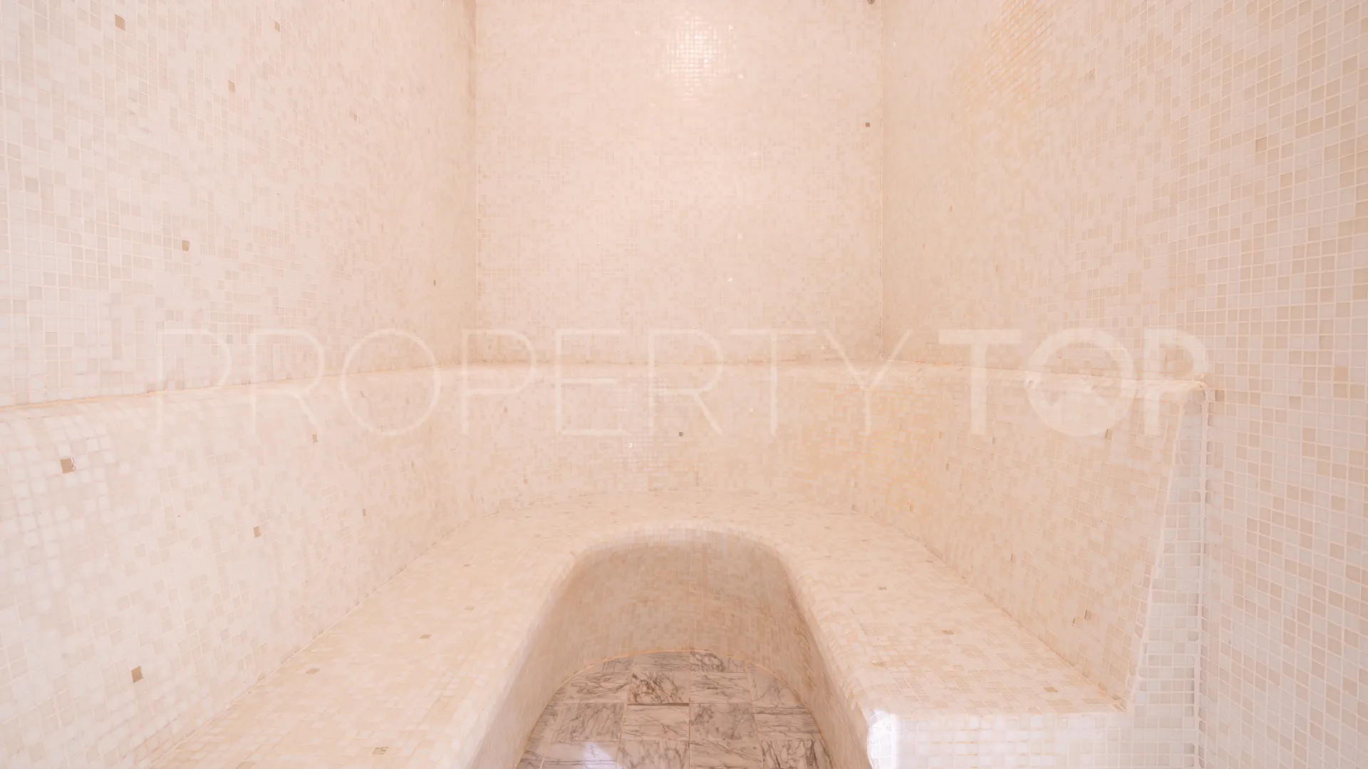 Semi detached villa in Meisho Hills for sale