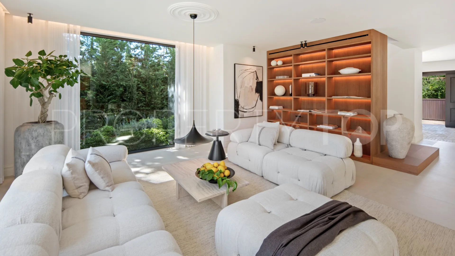 Villa with 4 bedrooms for sale in Nueva Andalucia