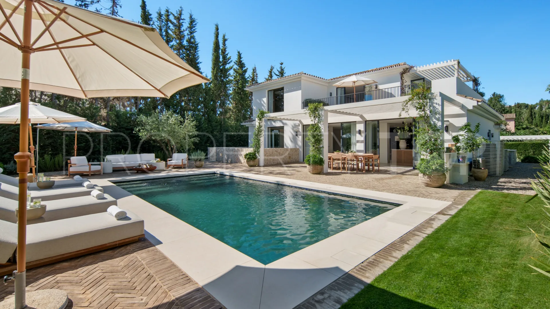 Villa with 4 bedrooms for sale in Nueva Andalucia