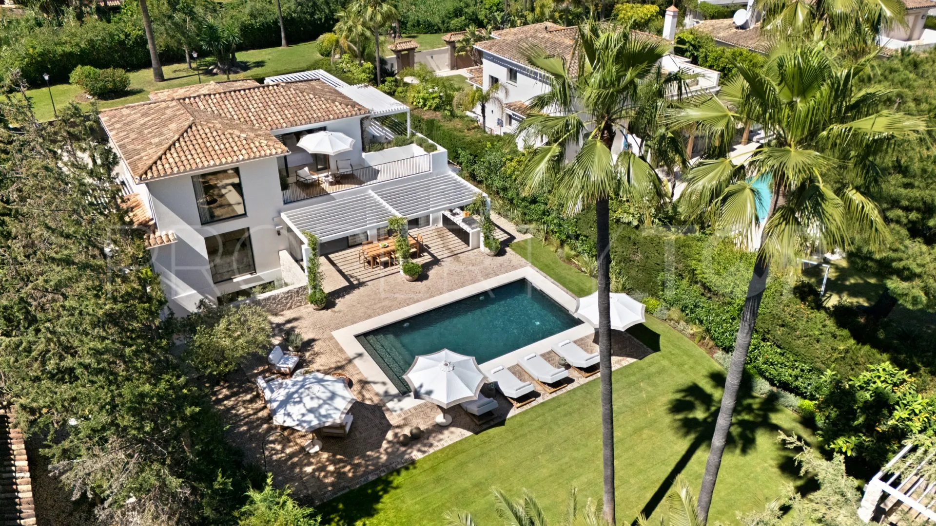 Villa with 4 bedrooms for sale in Nueva Andalucia