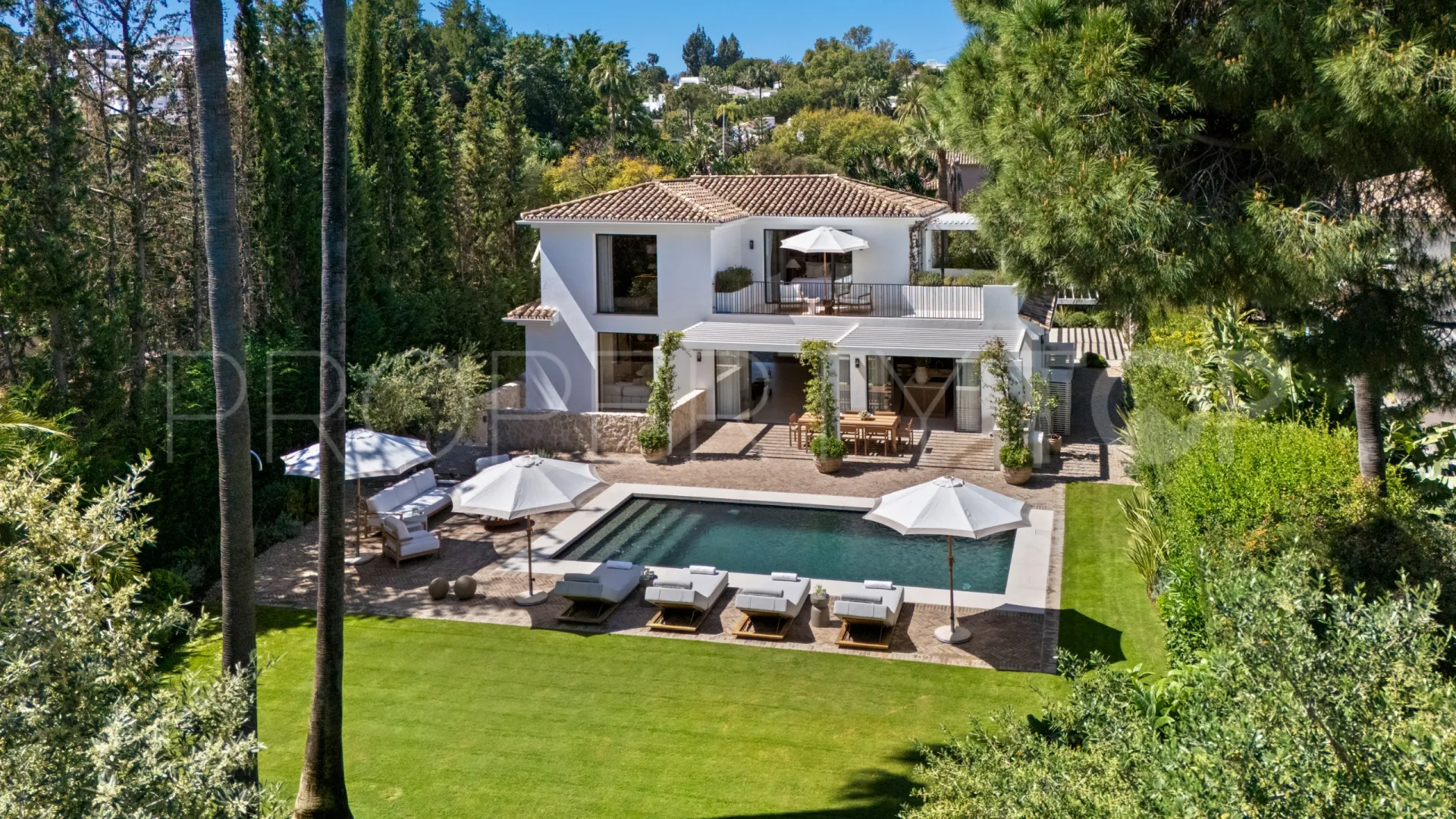 Villa with 4 bedrooms for sale in Nueva Andalucia