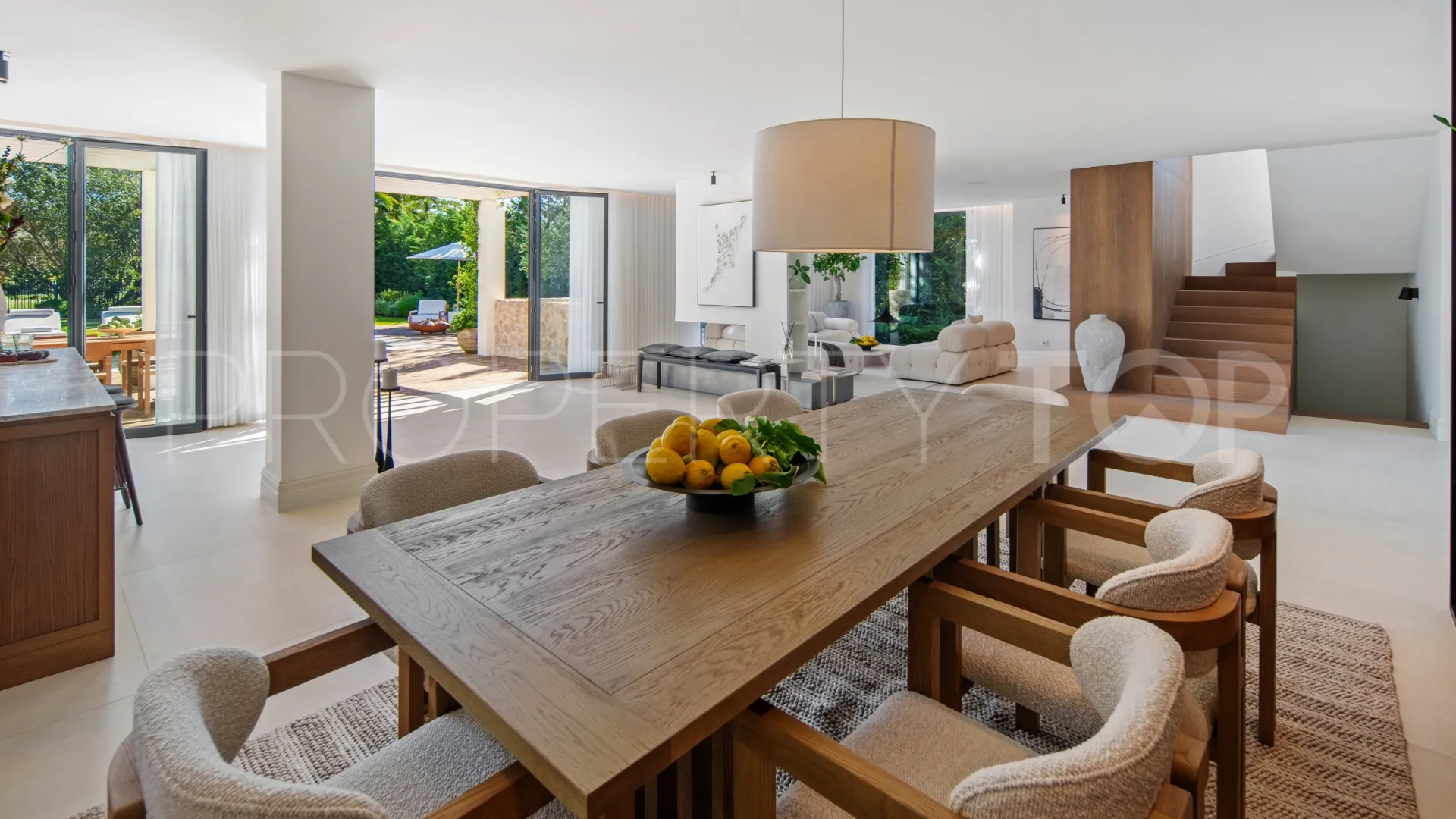 Villa with 4 bedrooms for sale in Nueva Andalucia