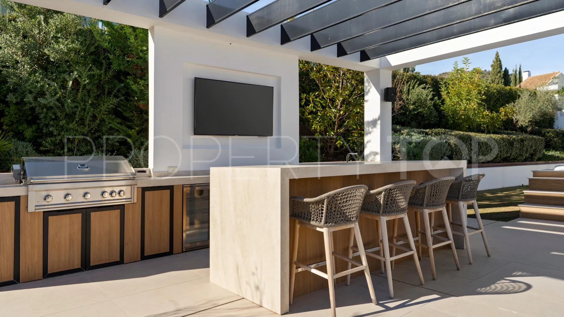 Villa in Nueva Andalucia for sale