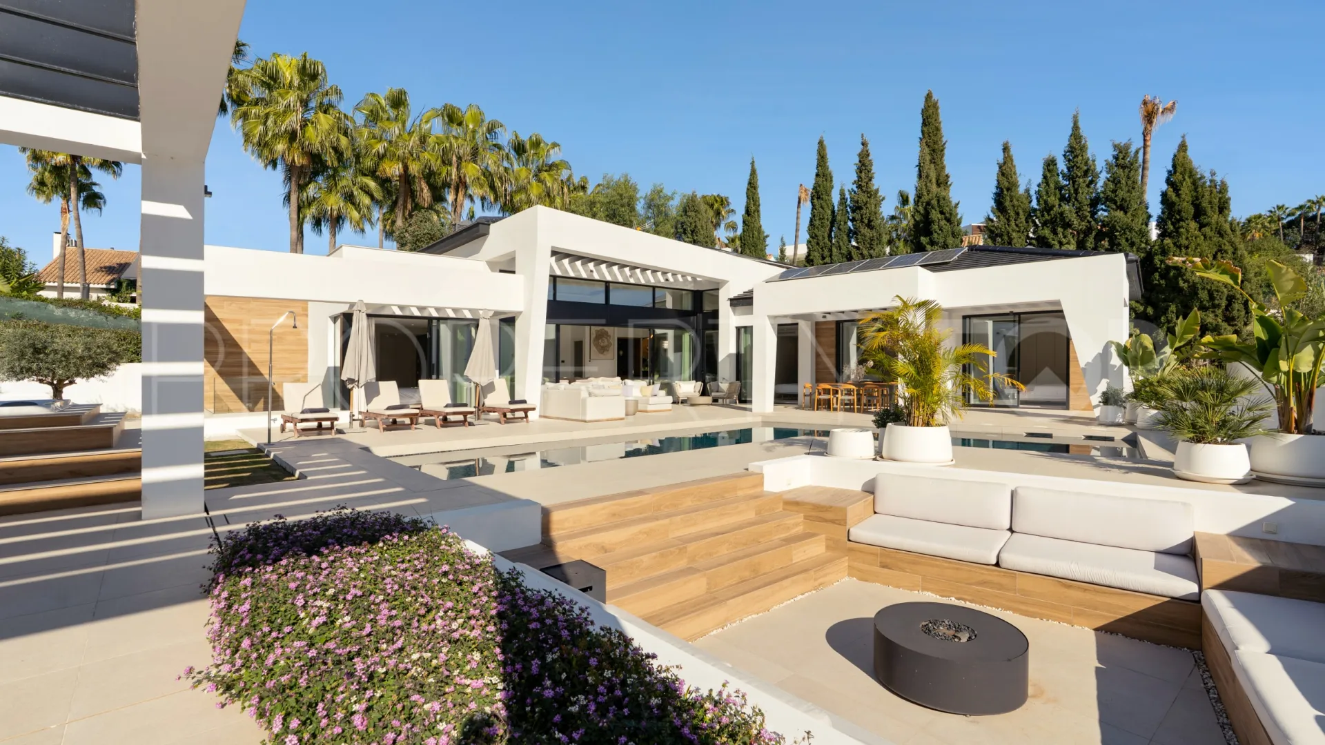 Villa in Nueva Andalucia for sale