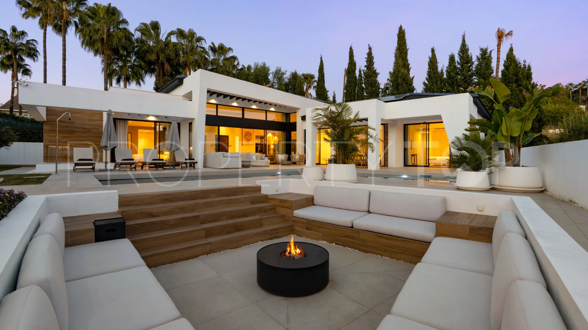 Villa in Nueva Andalucia for sale