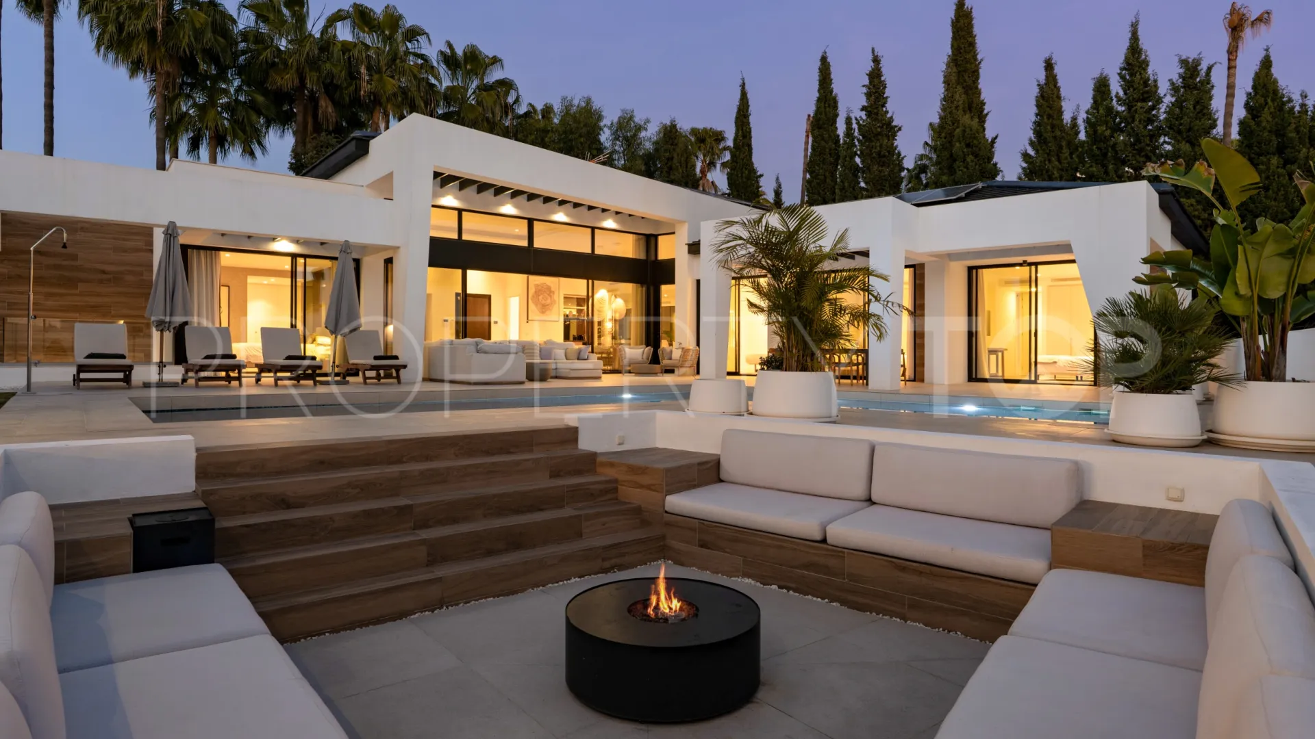 Villa in Nueva Andalucia for sale