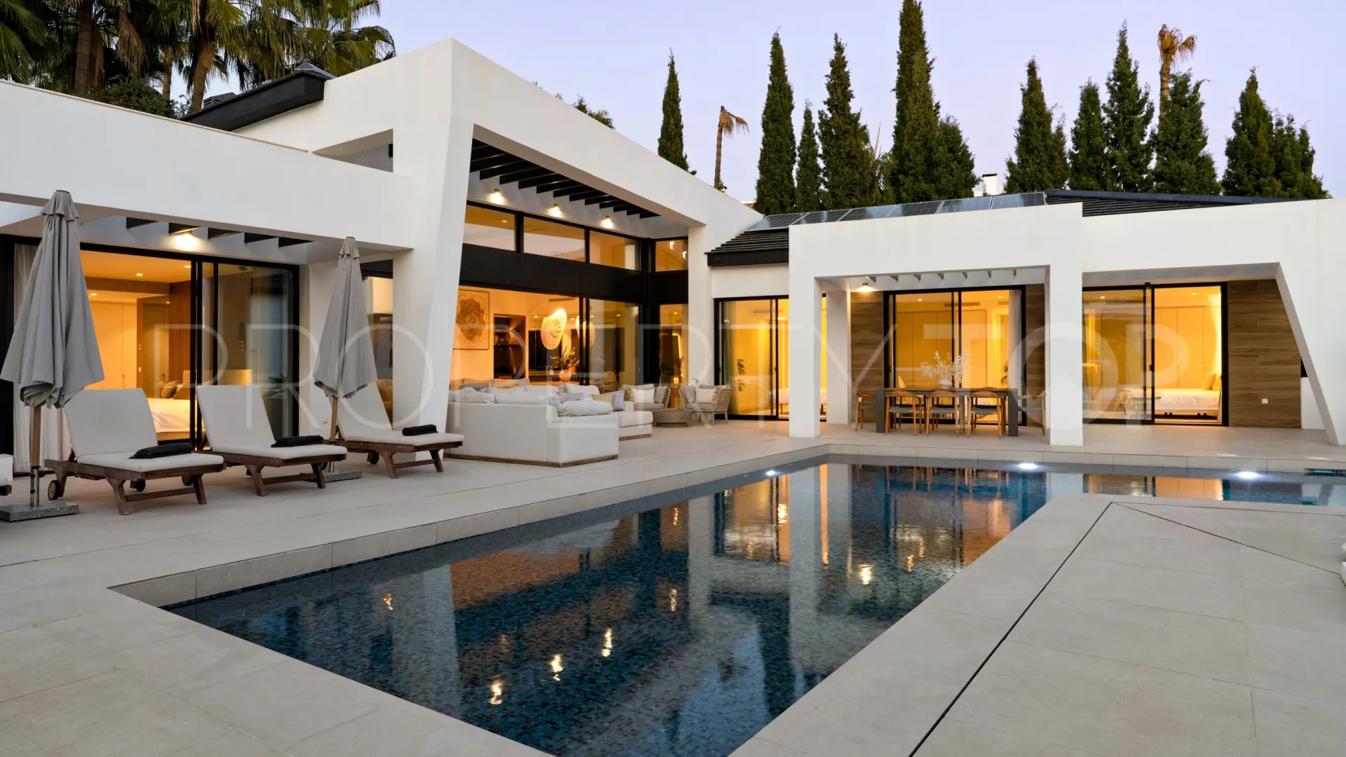 Villa in Nueva Andalucia for sale