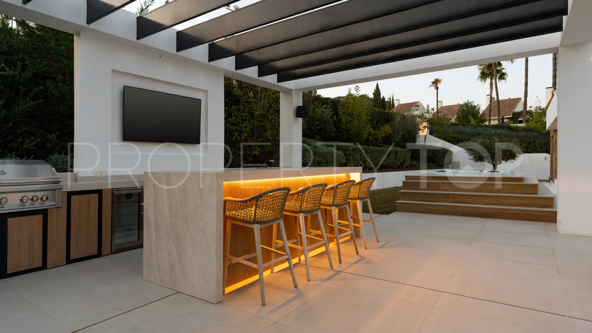 Villa in Nueva Andalucia for sale