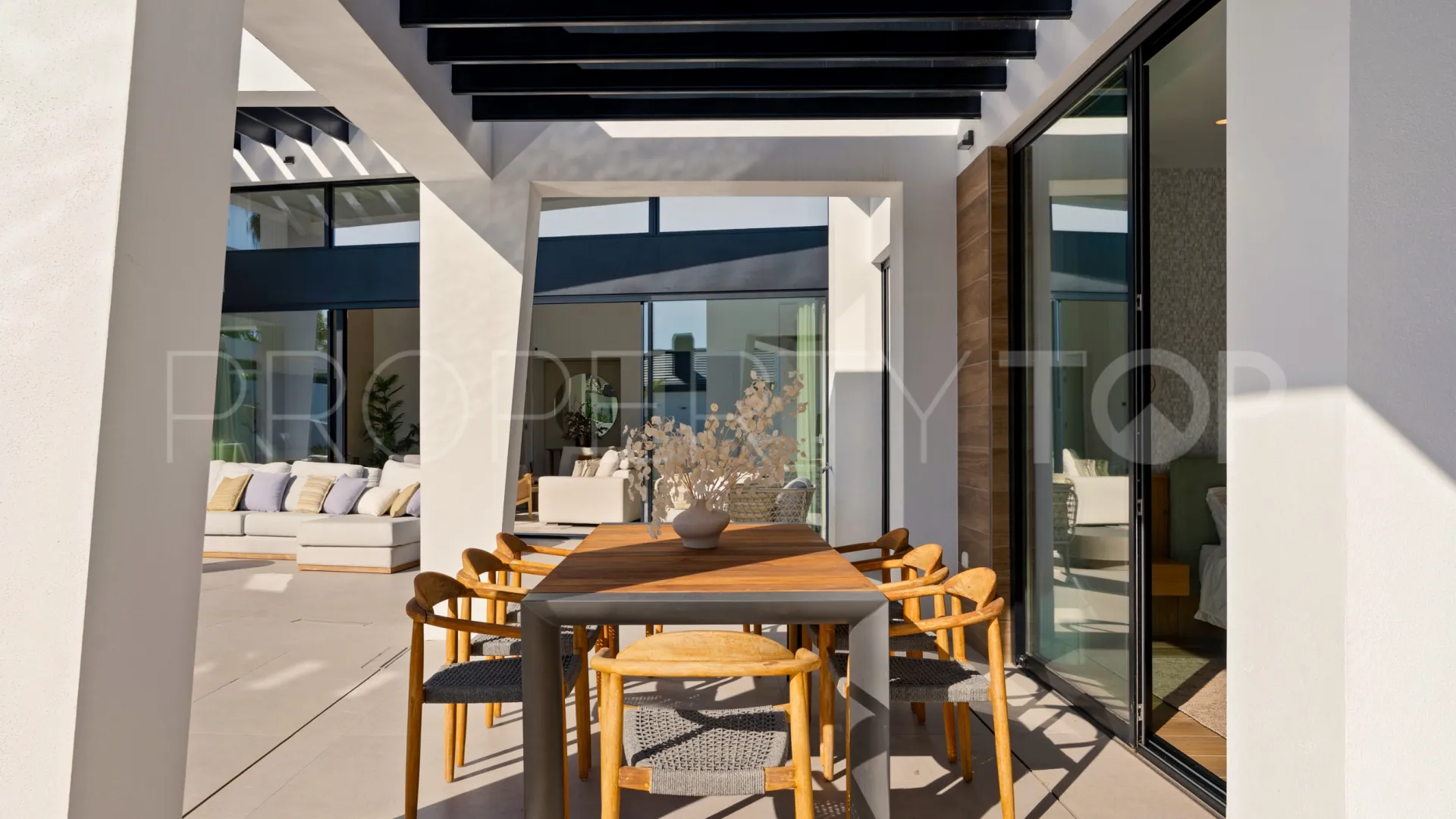 Villa in Nueva Andalucia for sale