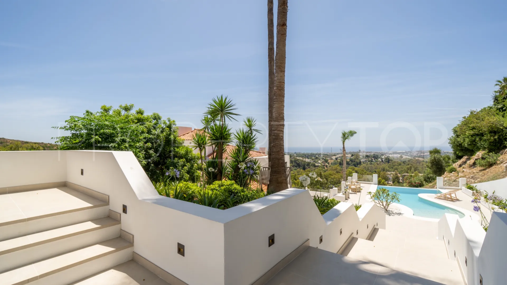 Villa en venta en Las Lomas de Nueva Andalucia