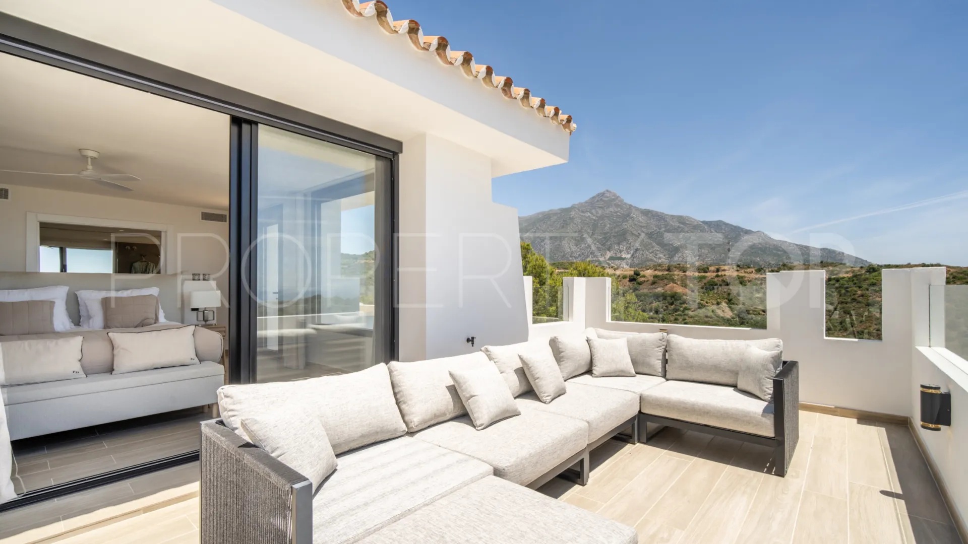 Villa en venta en Las Lomas de Nueva Andalucia