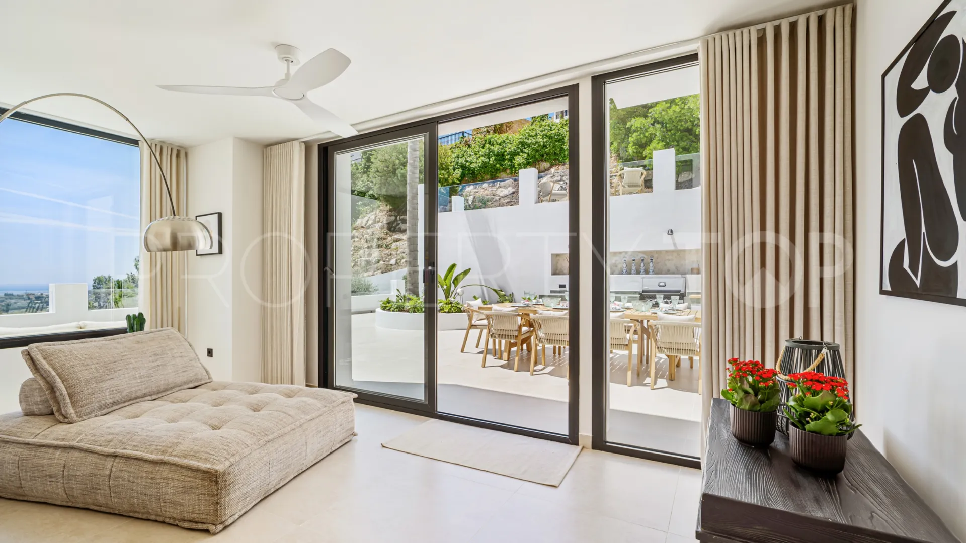 Villa en venta en Las Lomas de Nueva Andalucia
