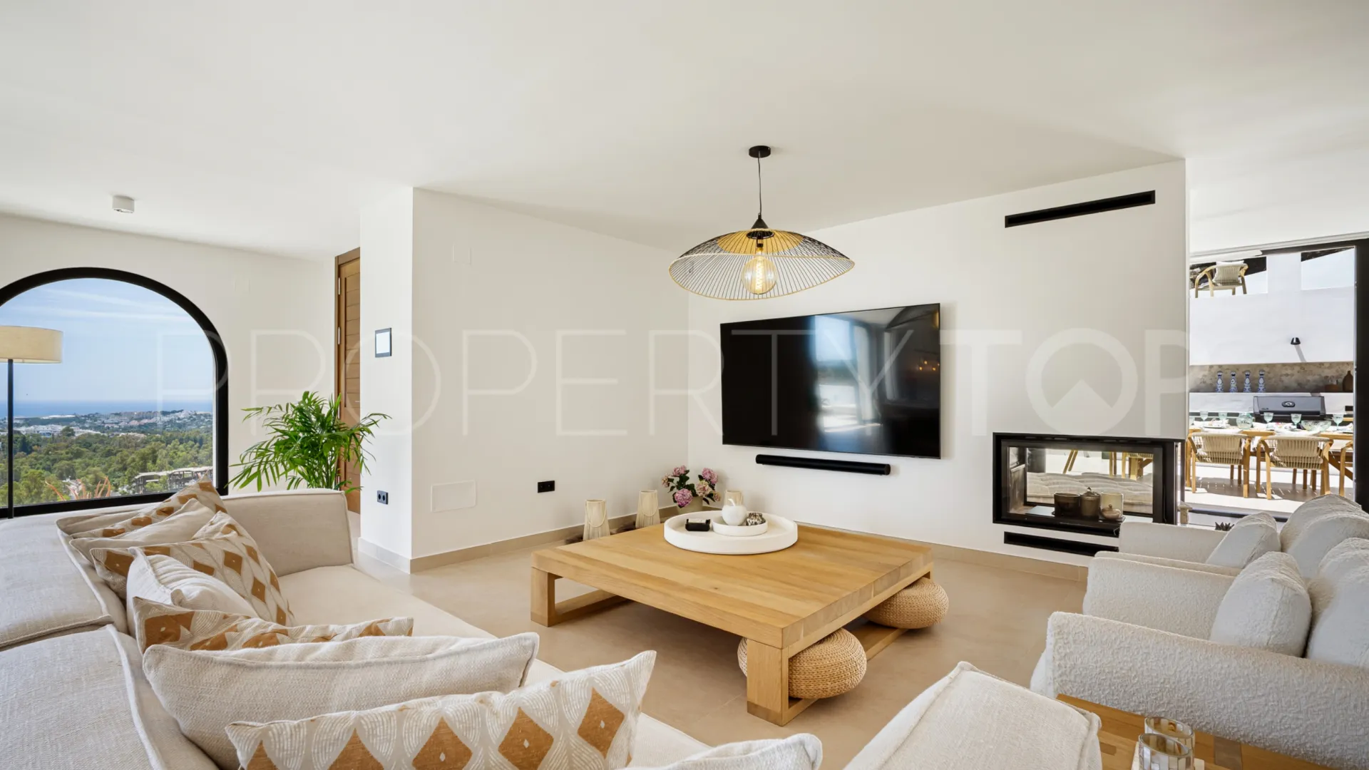 Villa en venta en Las Lomas de Nueva Andalucia