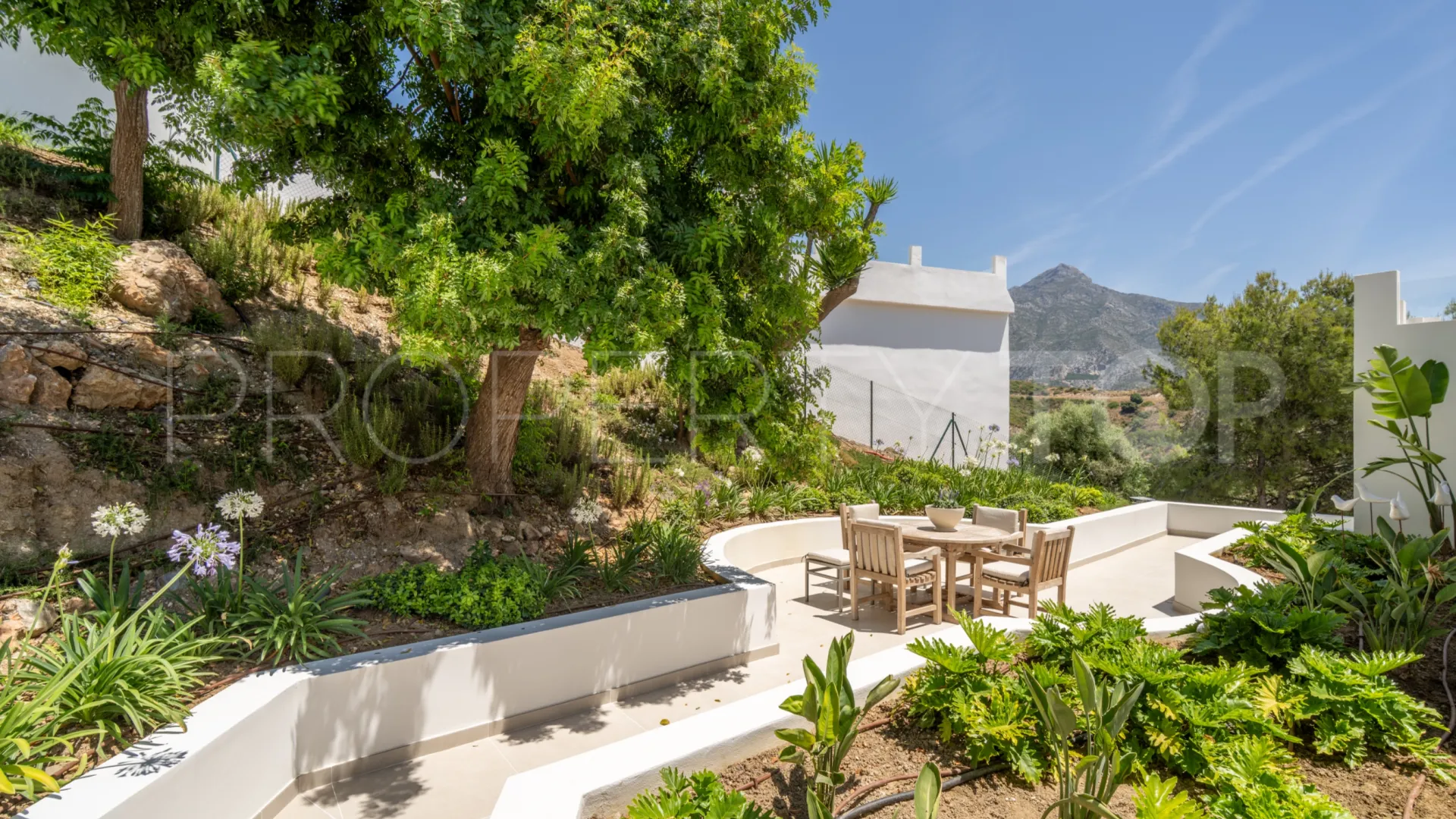 Villa en venta en Las Lomas de Nueva Andalucia