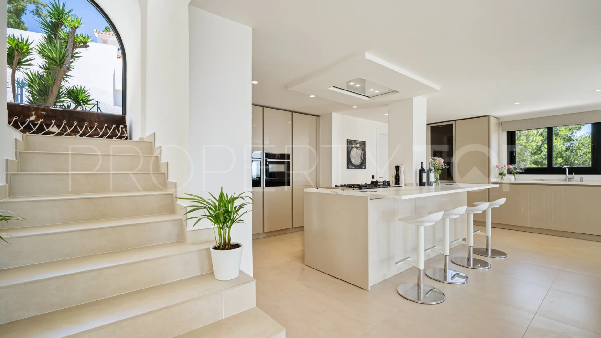 Villa en venta en Las Lomas de Nueva Andalucia
