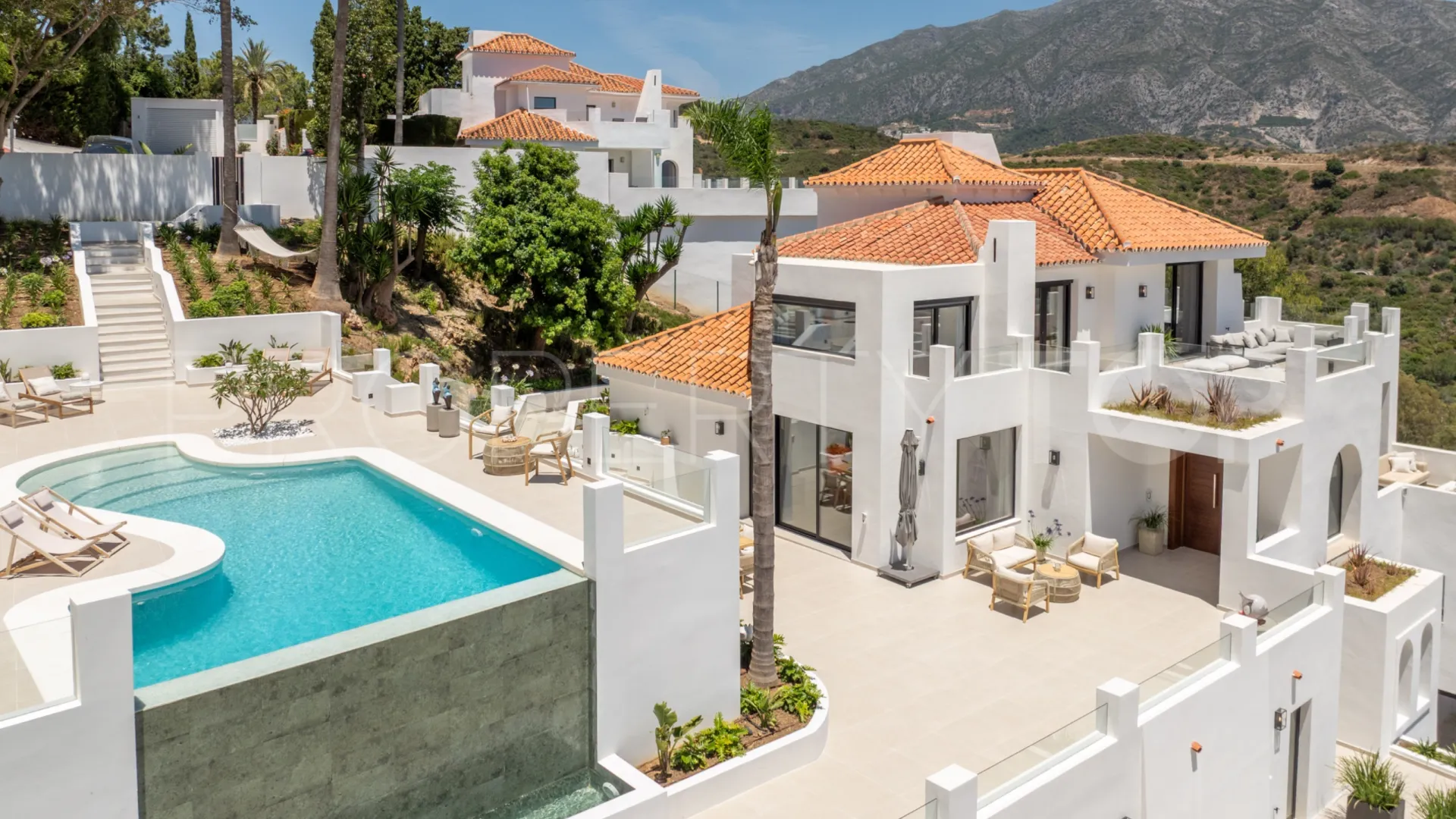 Villa en venta en Las Lomas de Nueva Andalucia
