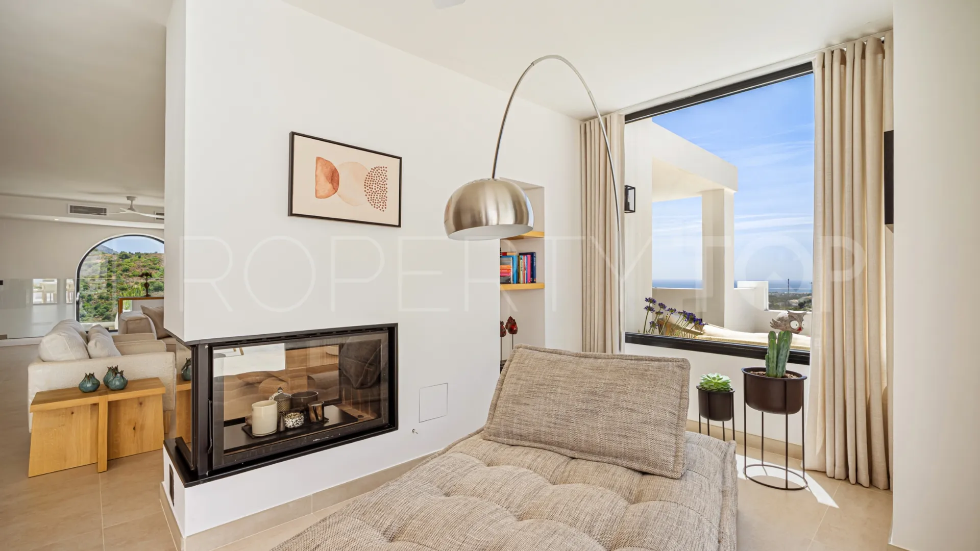 Villa en venta en Las Lomas de Nueva Andalucia