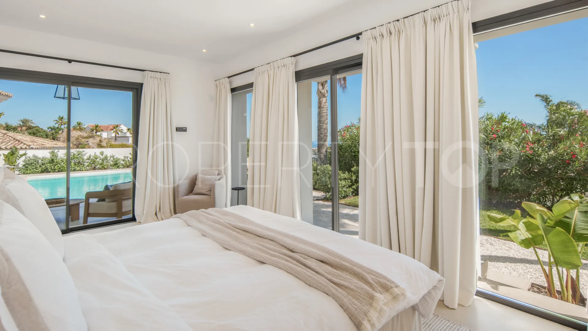5 bedrooms villa for sale in Puerto del Almendro