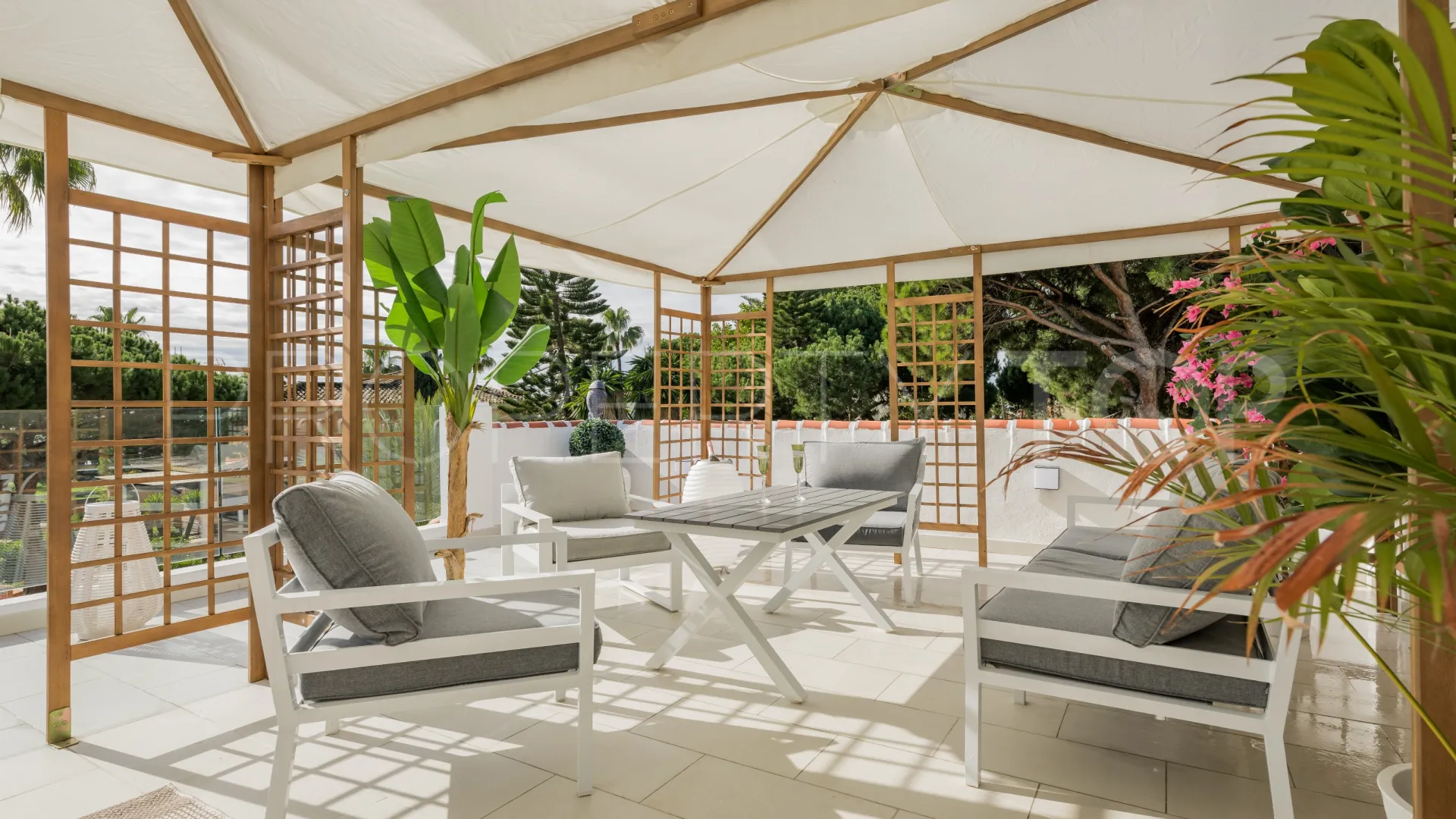 Villa for sale in Rancho Park