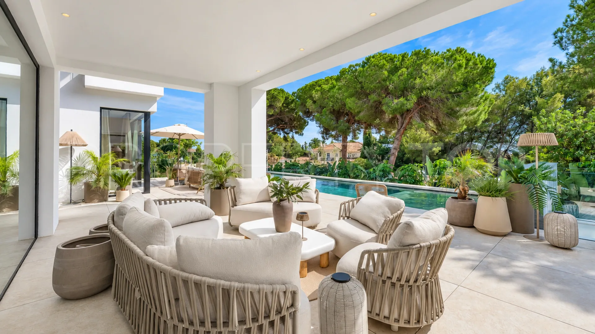 Villa for sale in Nagüeles