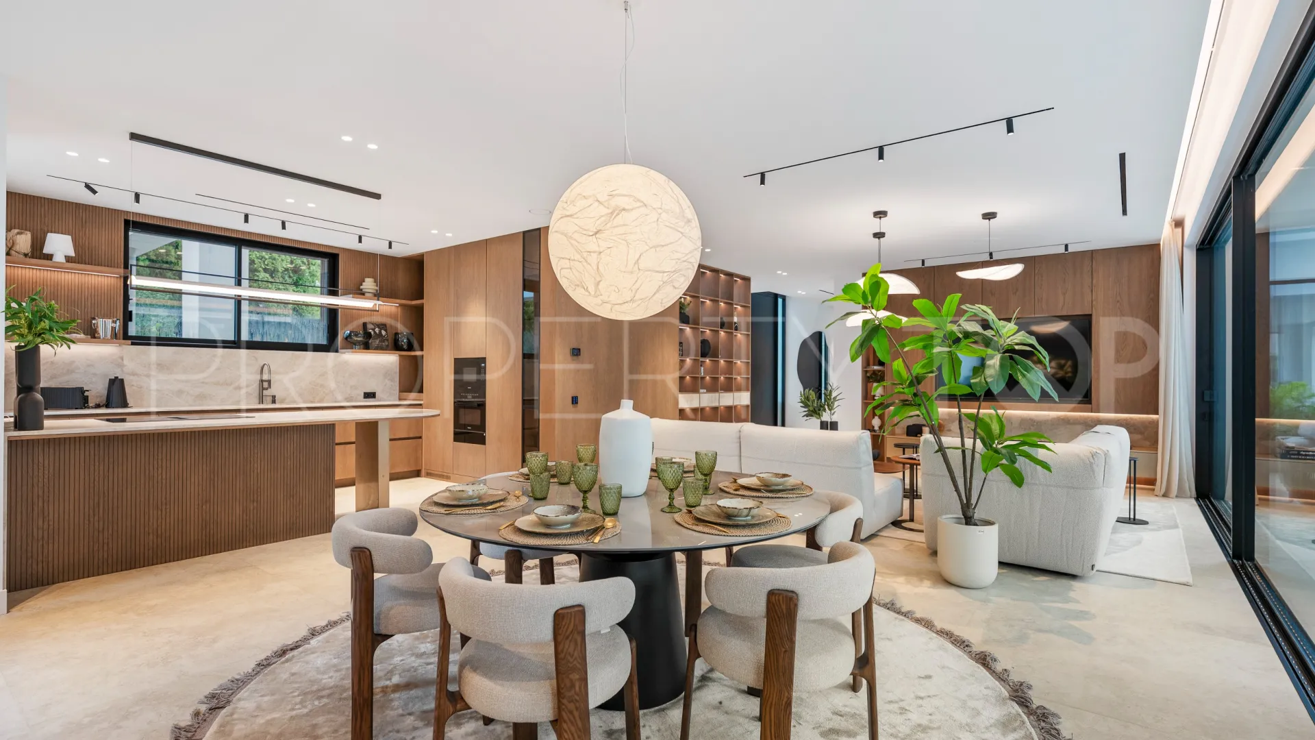 Villa for sale in Nagüeles