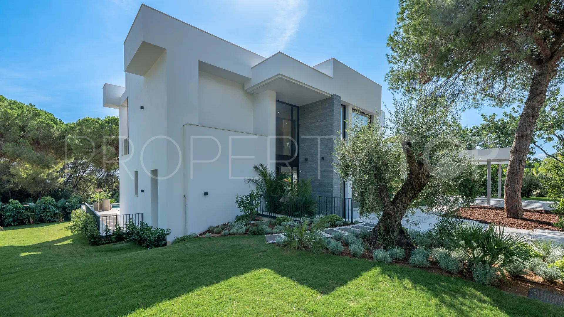 Villa for sale in Nagüeles