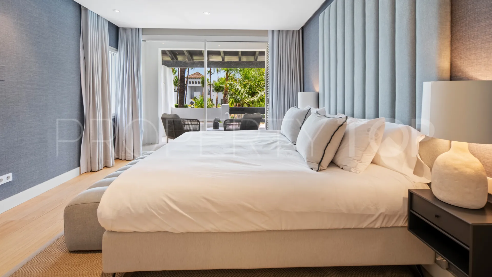 Marina Puente Romano, apartamento planta baja en venta