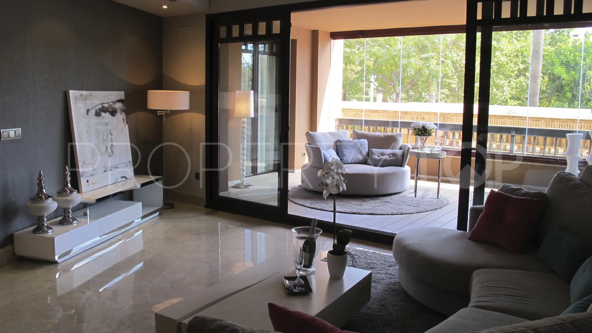 Ground floor apartment for sale in Casablanca Beach