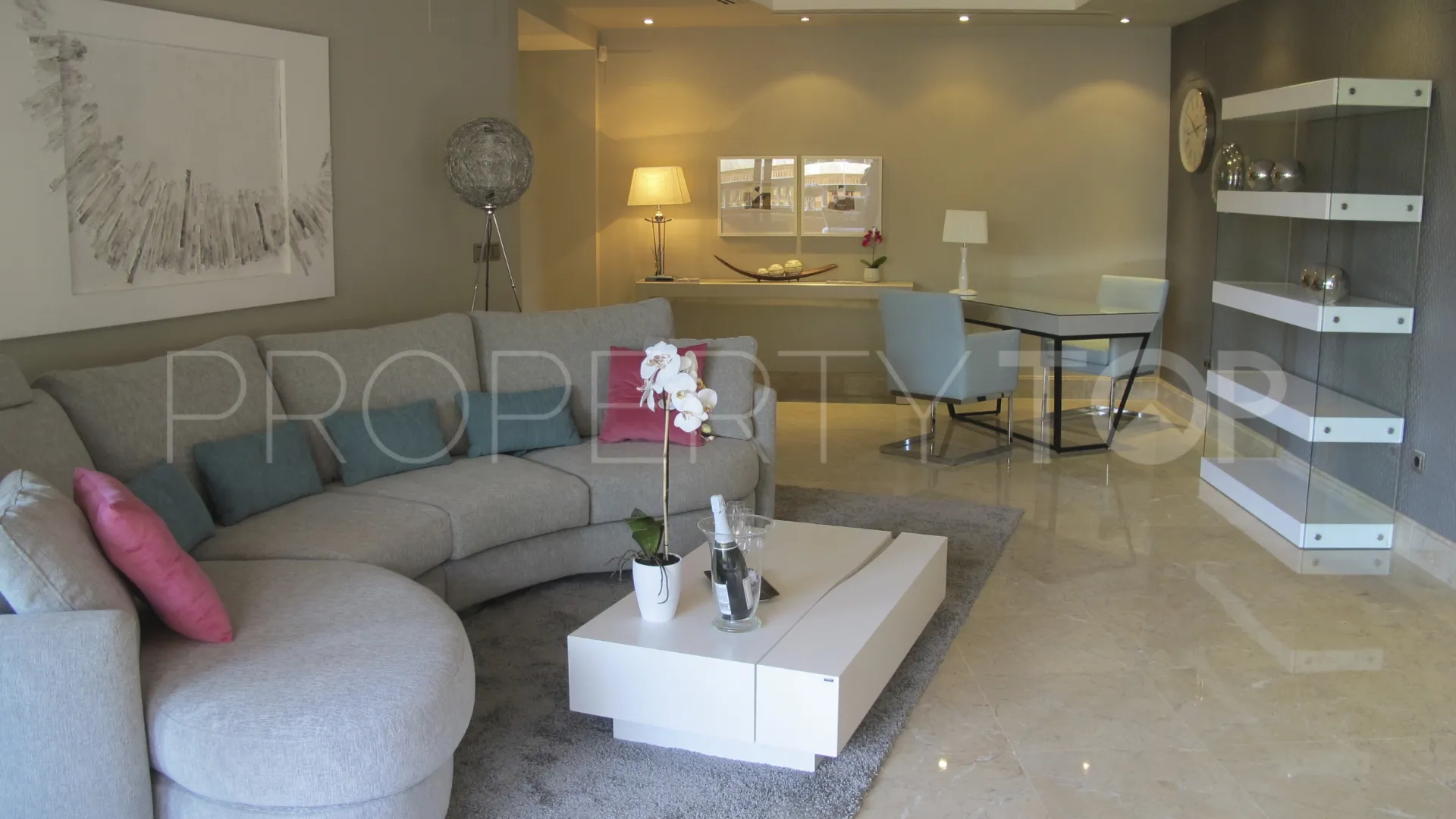 Ground floor apartment for sale in Casablanca Beach