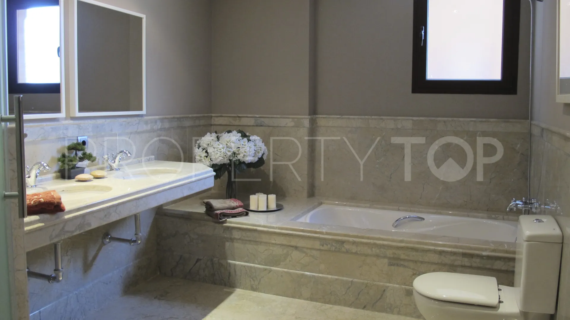Ground floor apartment for sale in Casablanca Beach