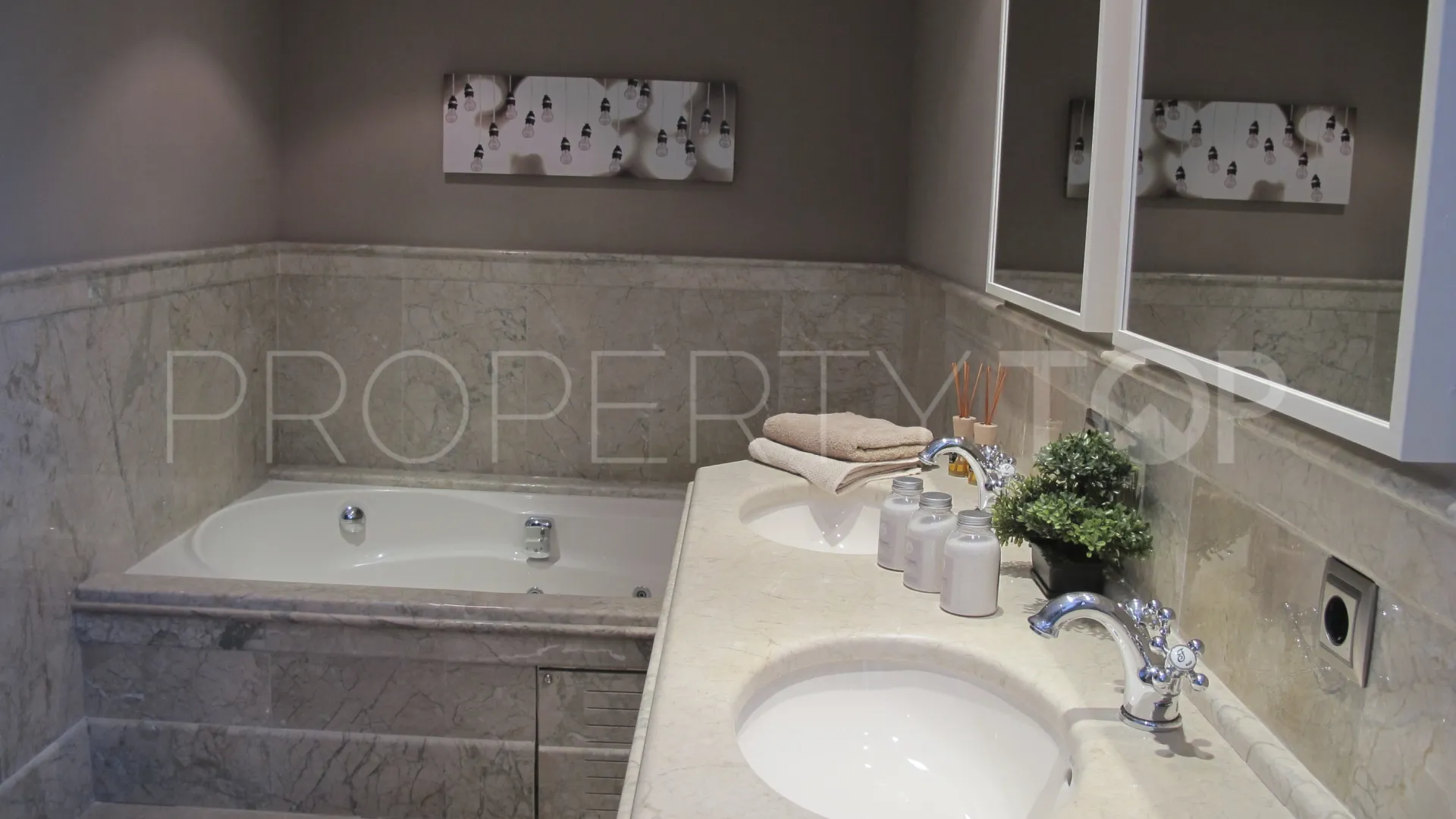 Ground floor apartment for sale in Casablanca Beach