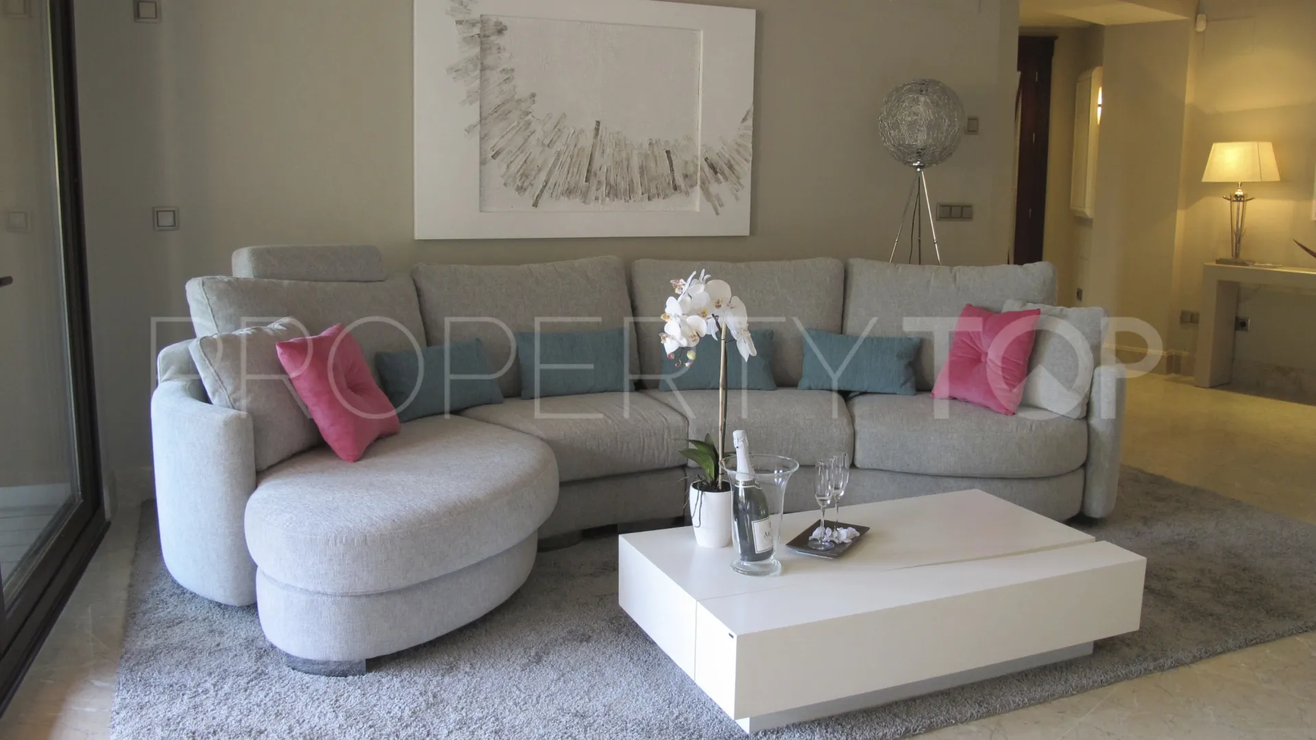 Ground floor apartment for sale in Casablanca Beach