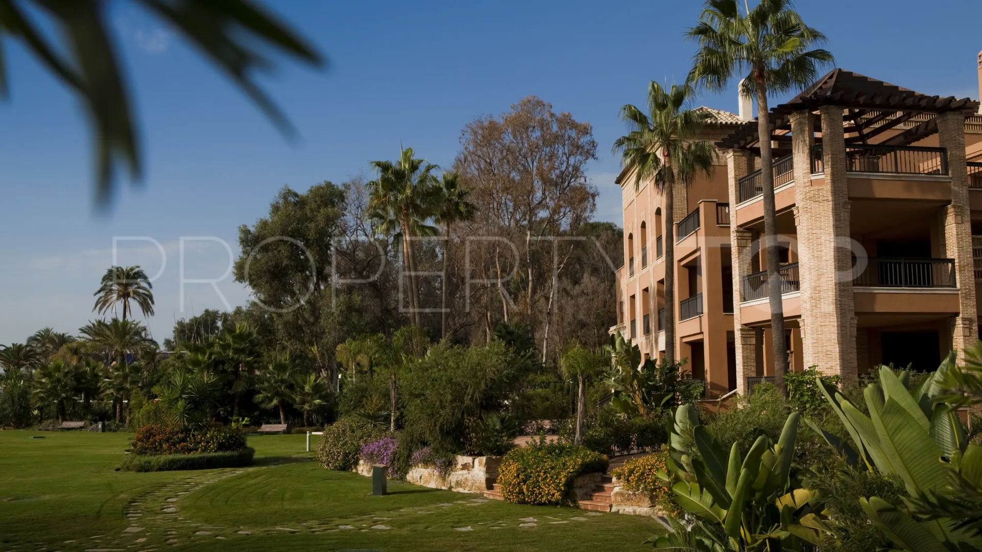 Ground floor apartment for sale in Casablanca Beach