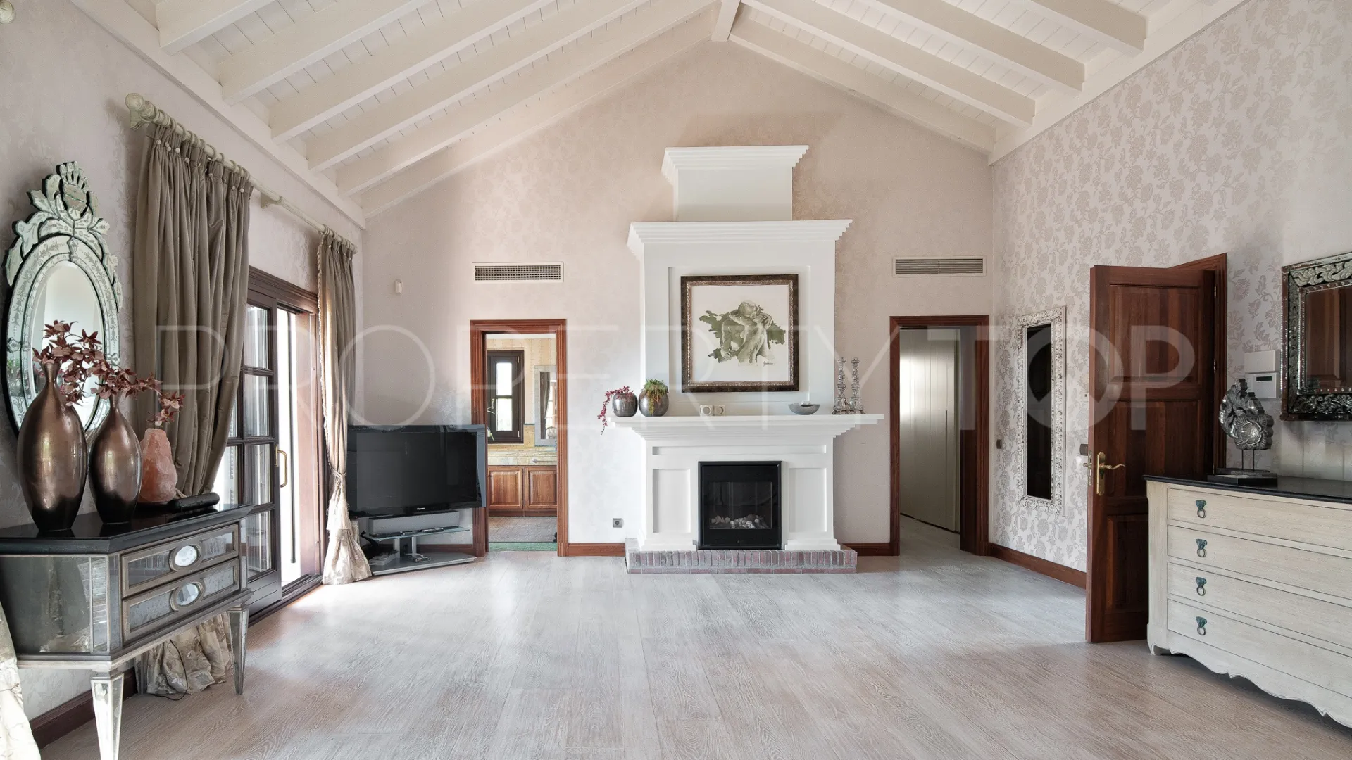 For sale villa in Balcones de Sierra Blanca with 6 bedrooms