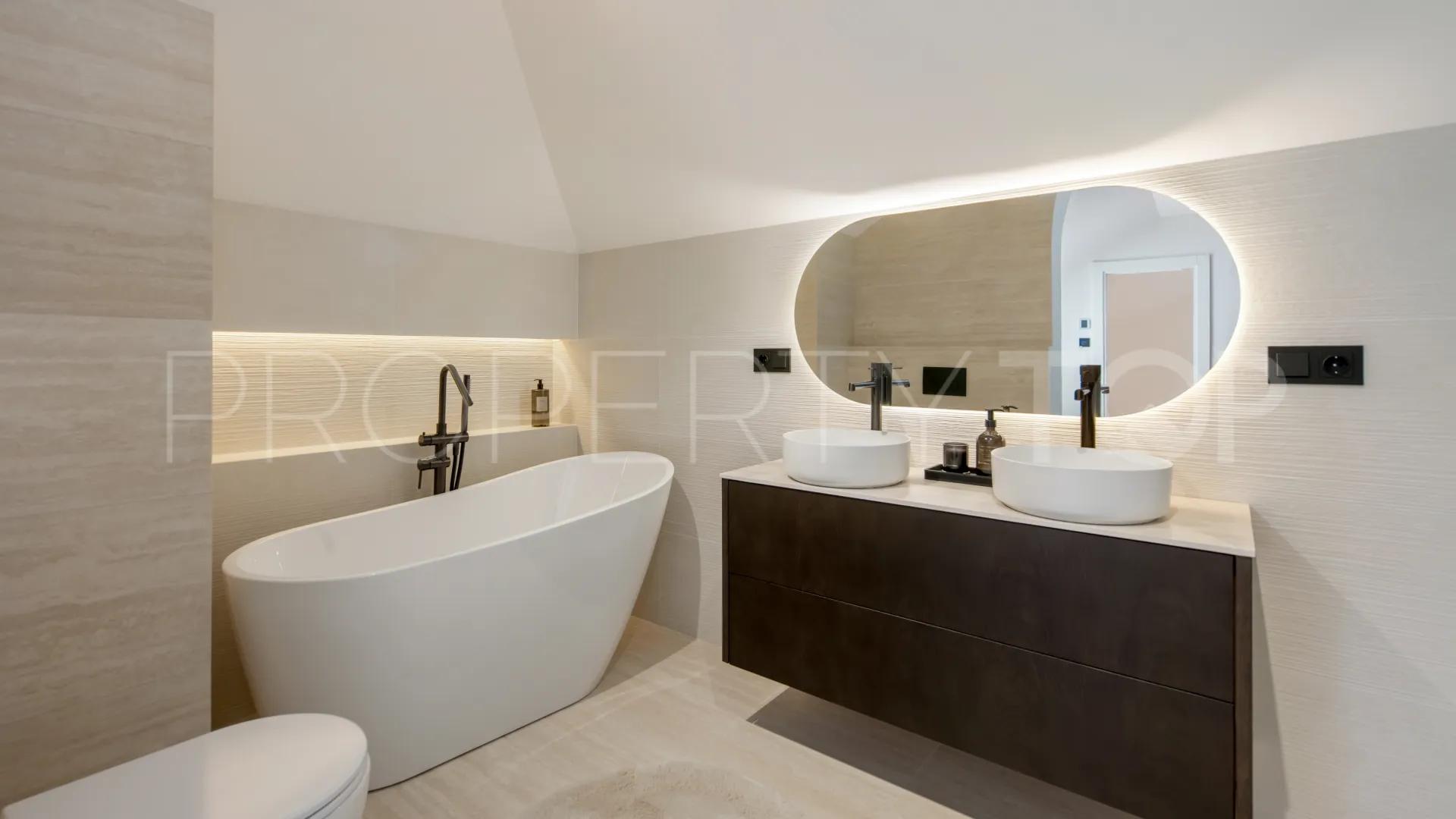 Apartamento a la venta en Aloha Hill Club