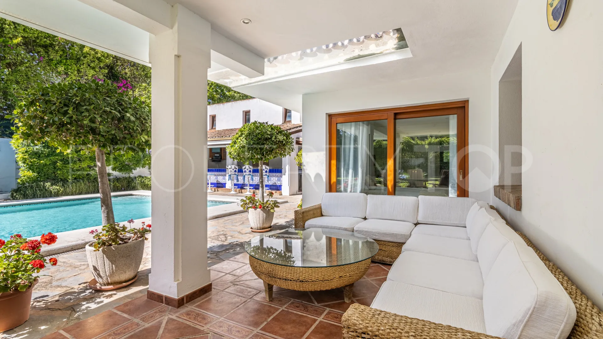 Villa a la venta con 5 dormitorios en Guadalmansa Playa