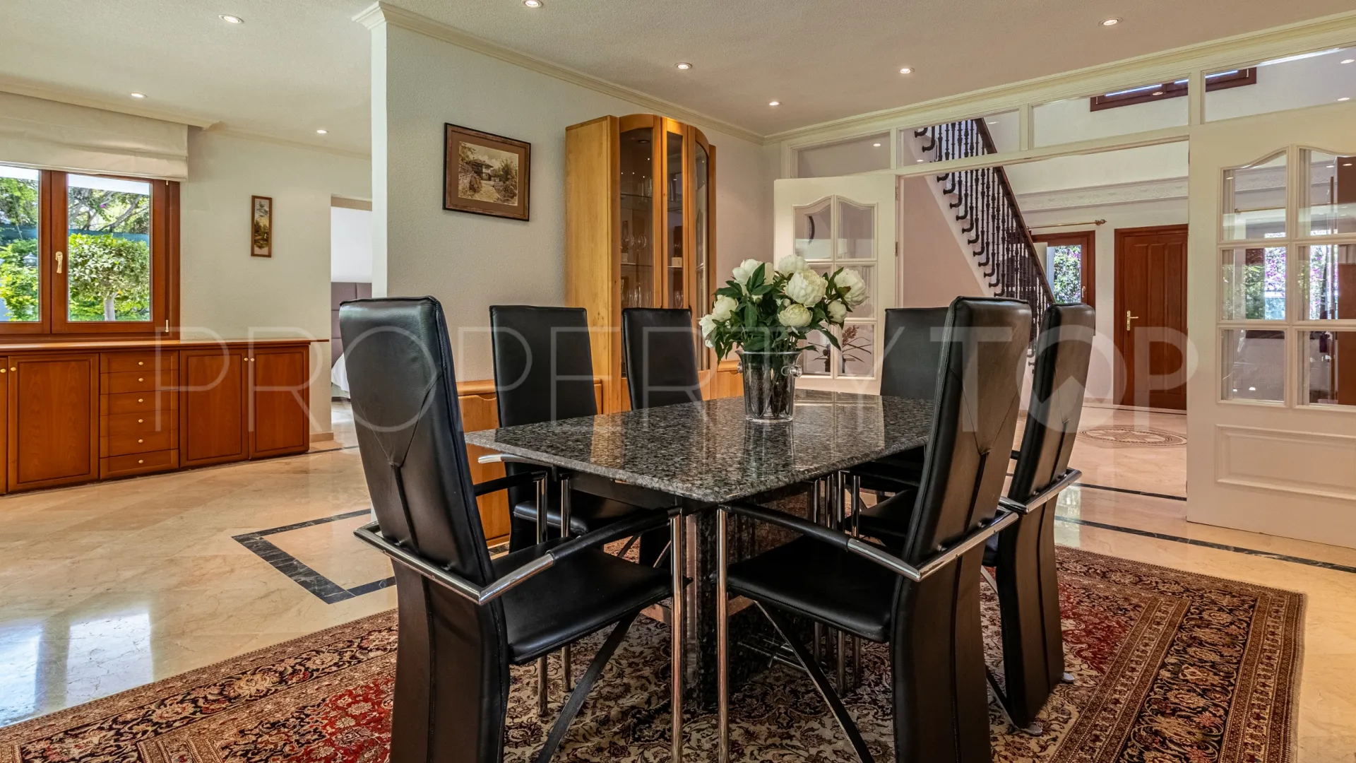 Villa a la venta con 5 dormitorios en Guadalmansa Playa