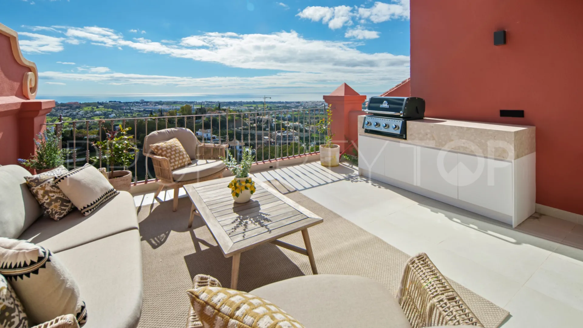 Atico duplex a la venta en Monte Halcones de 2 dormitorios