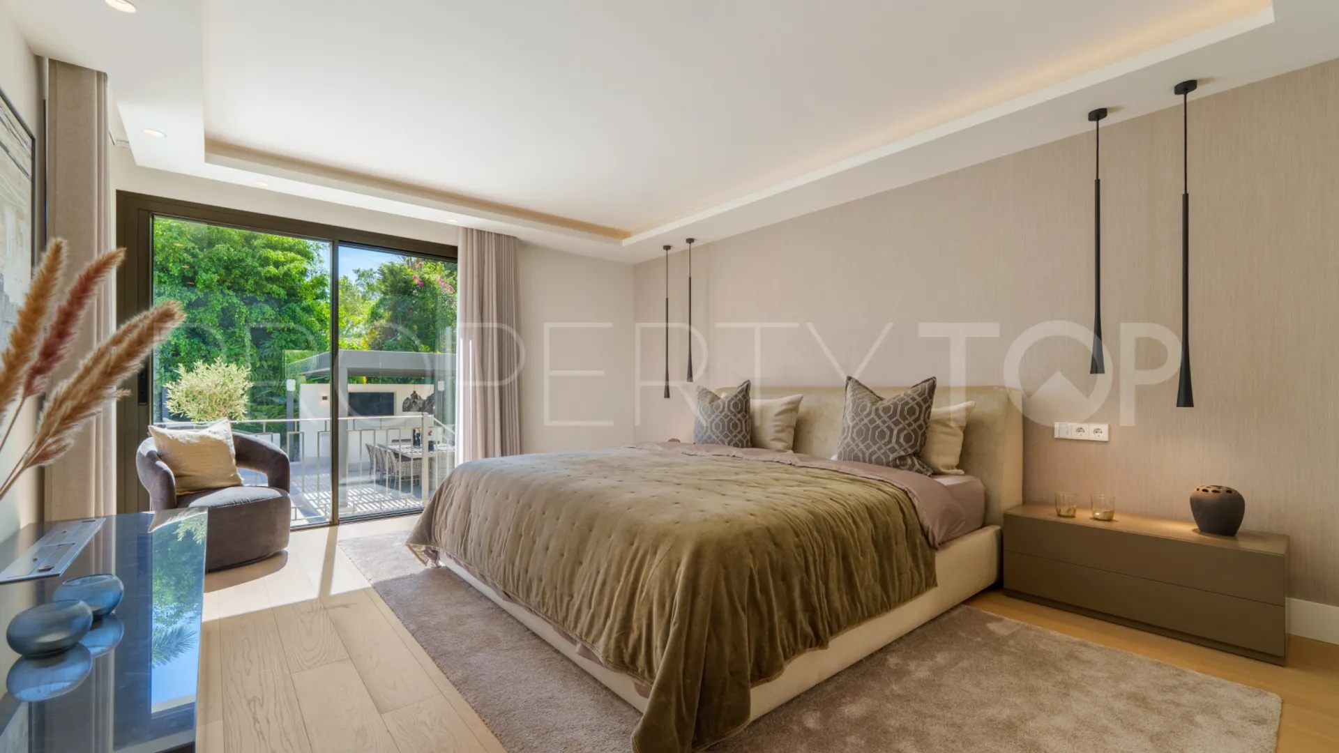For sale villa in Las Brisas with 5 bedrooms