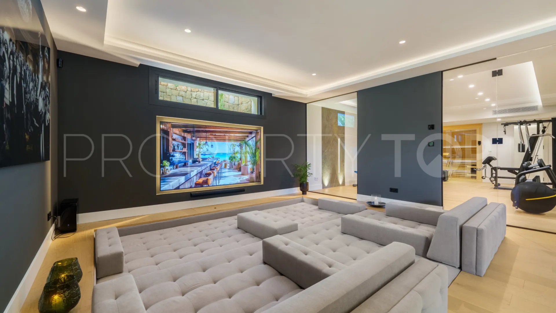 For sale villa in Las Brisas with 5 bedrooms