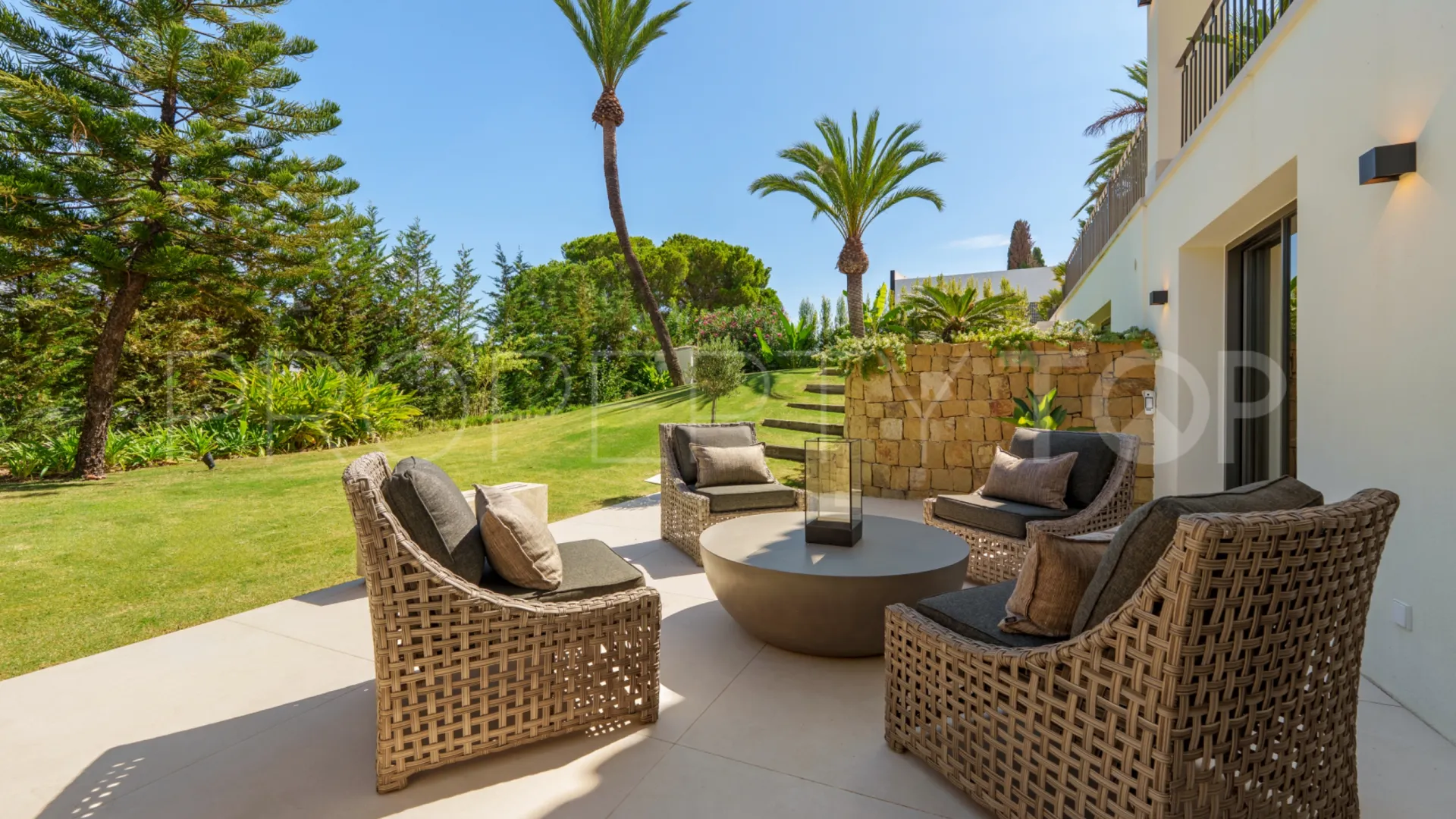 For sale villa in Las Brisas with 5 bedrooms