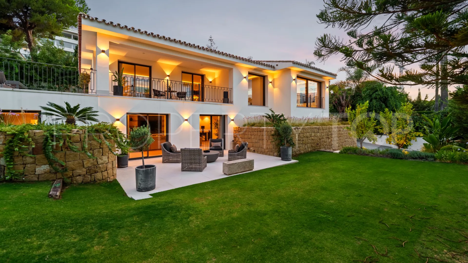 For sale villa in Las Brisas with 5 bedrooms