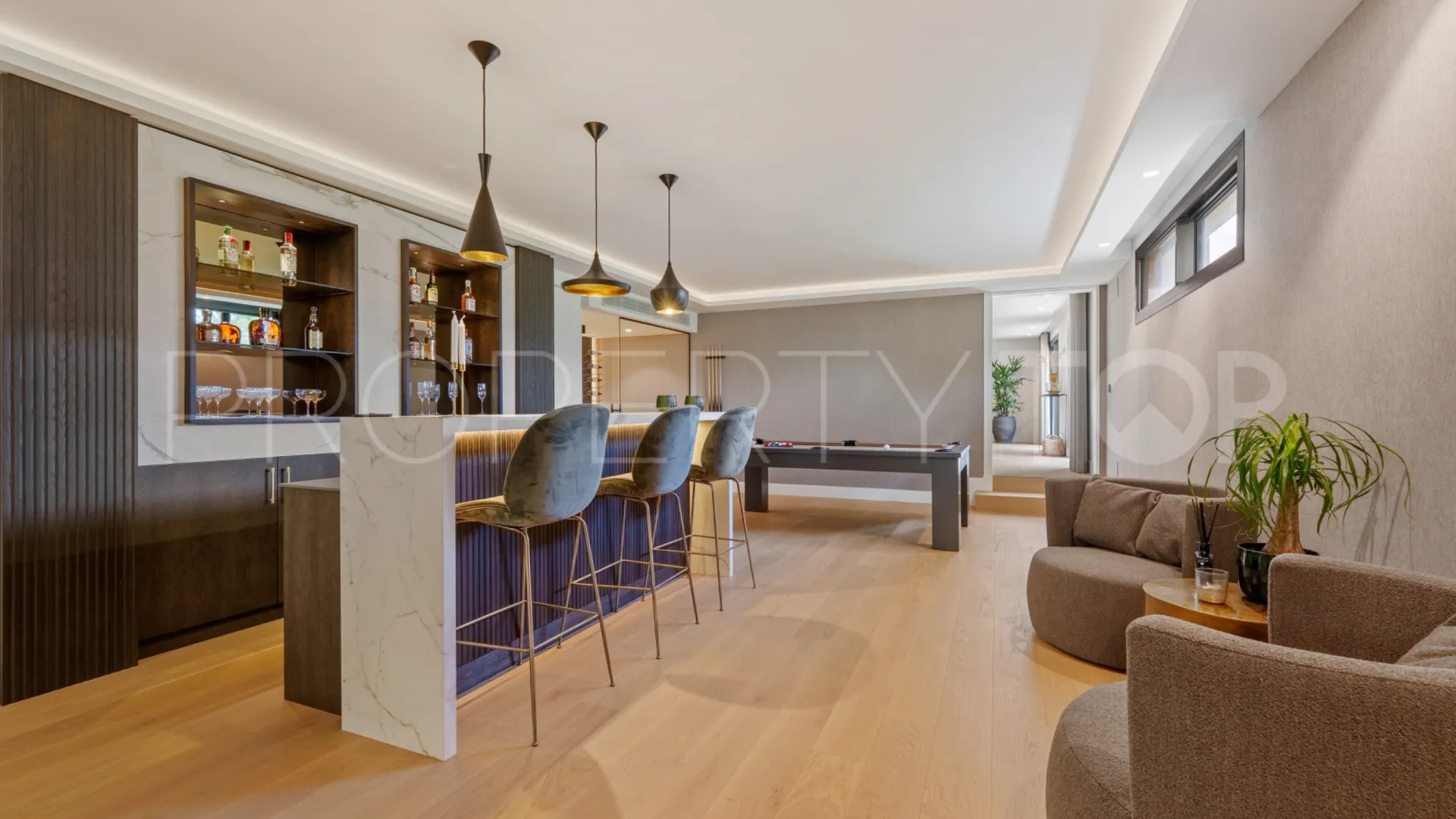 For sale villa in Las Brisas with 5 bedrooms