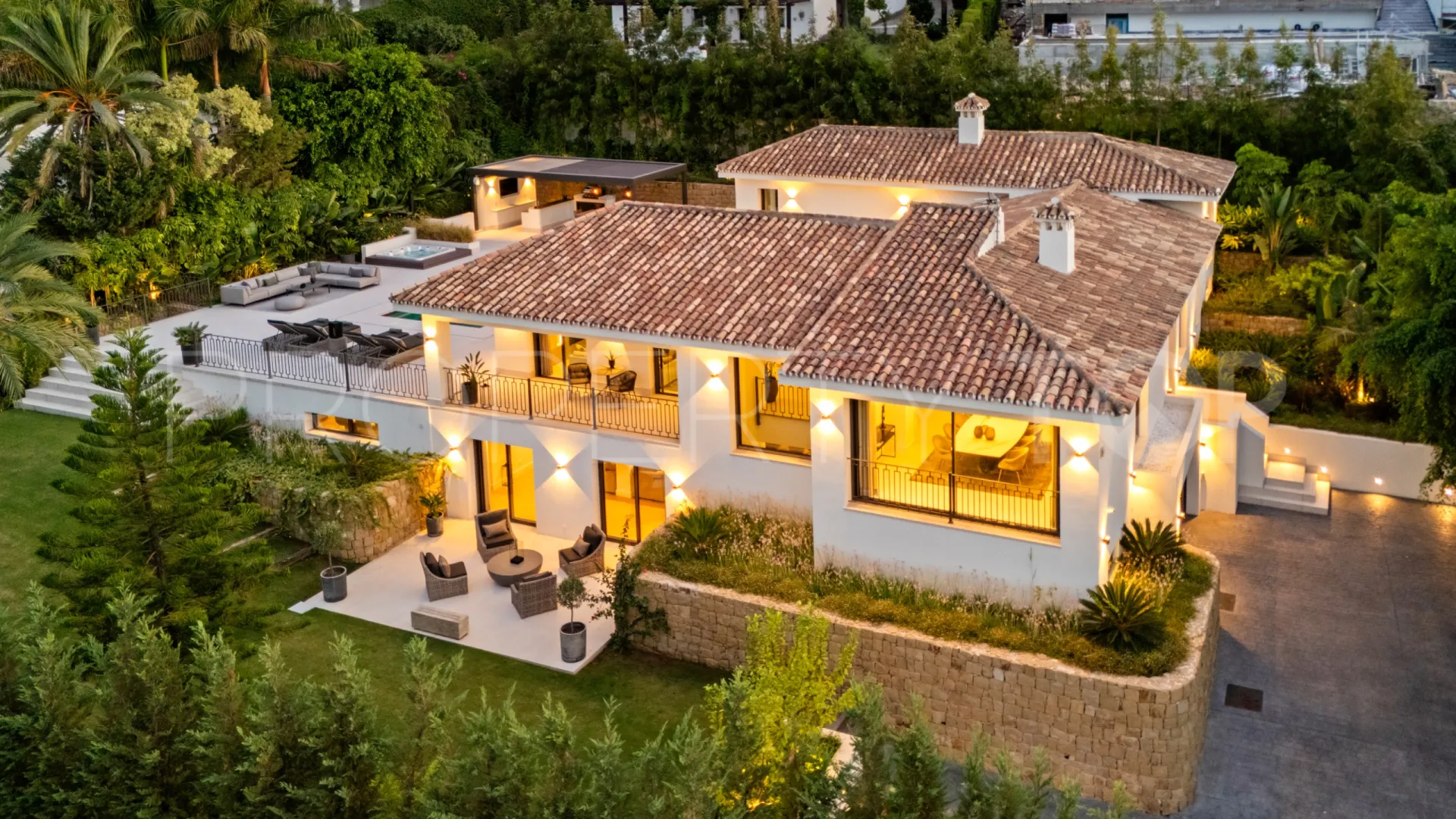 For sale villa in Las Brisas with 5 bedrooms