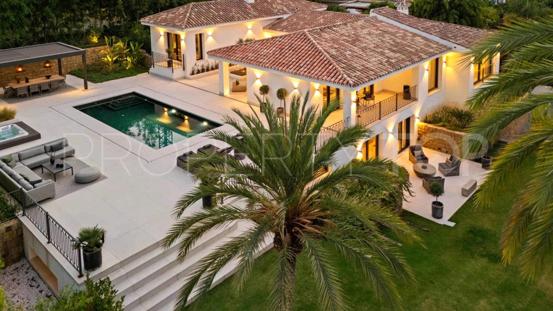 For sale villa in Las Brisas with 5 bedrooms