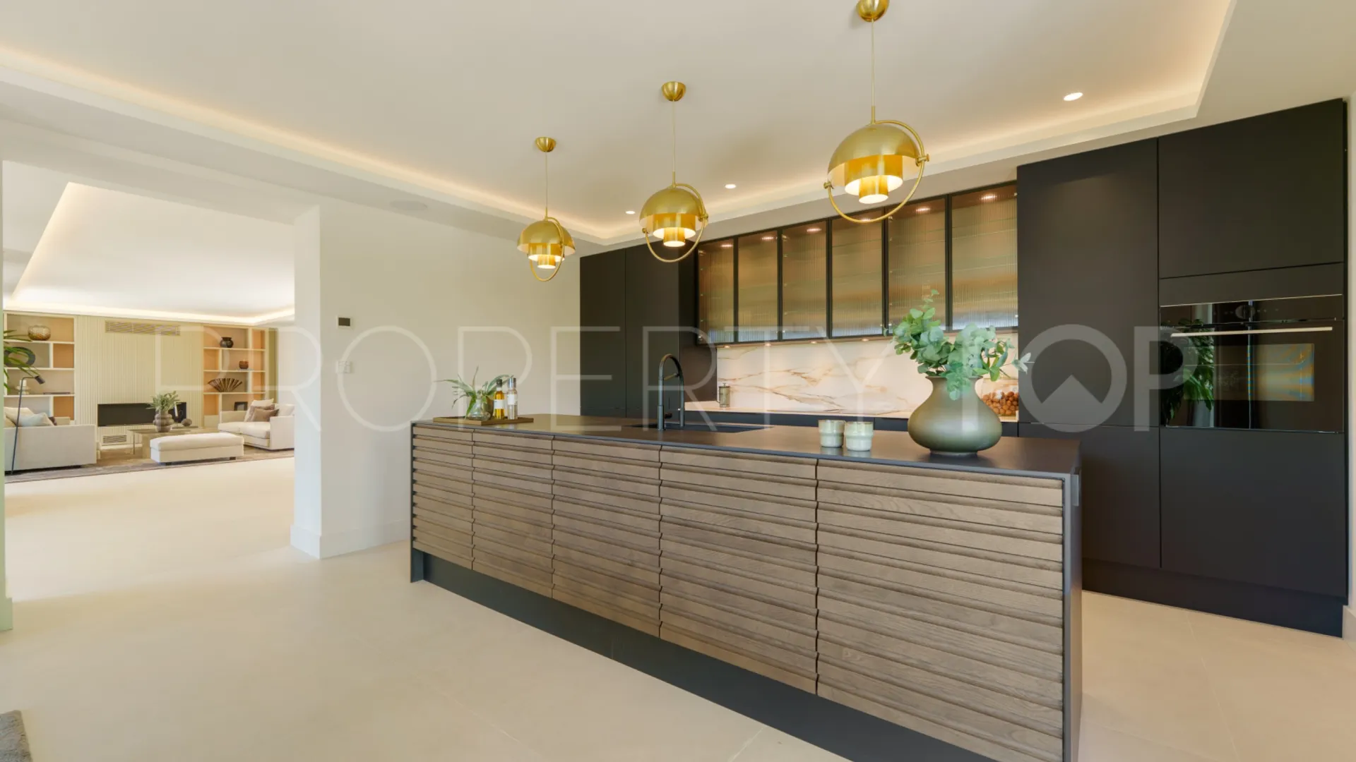 For sale villa in Las Brisas with 5 bedrooms