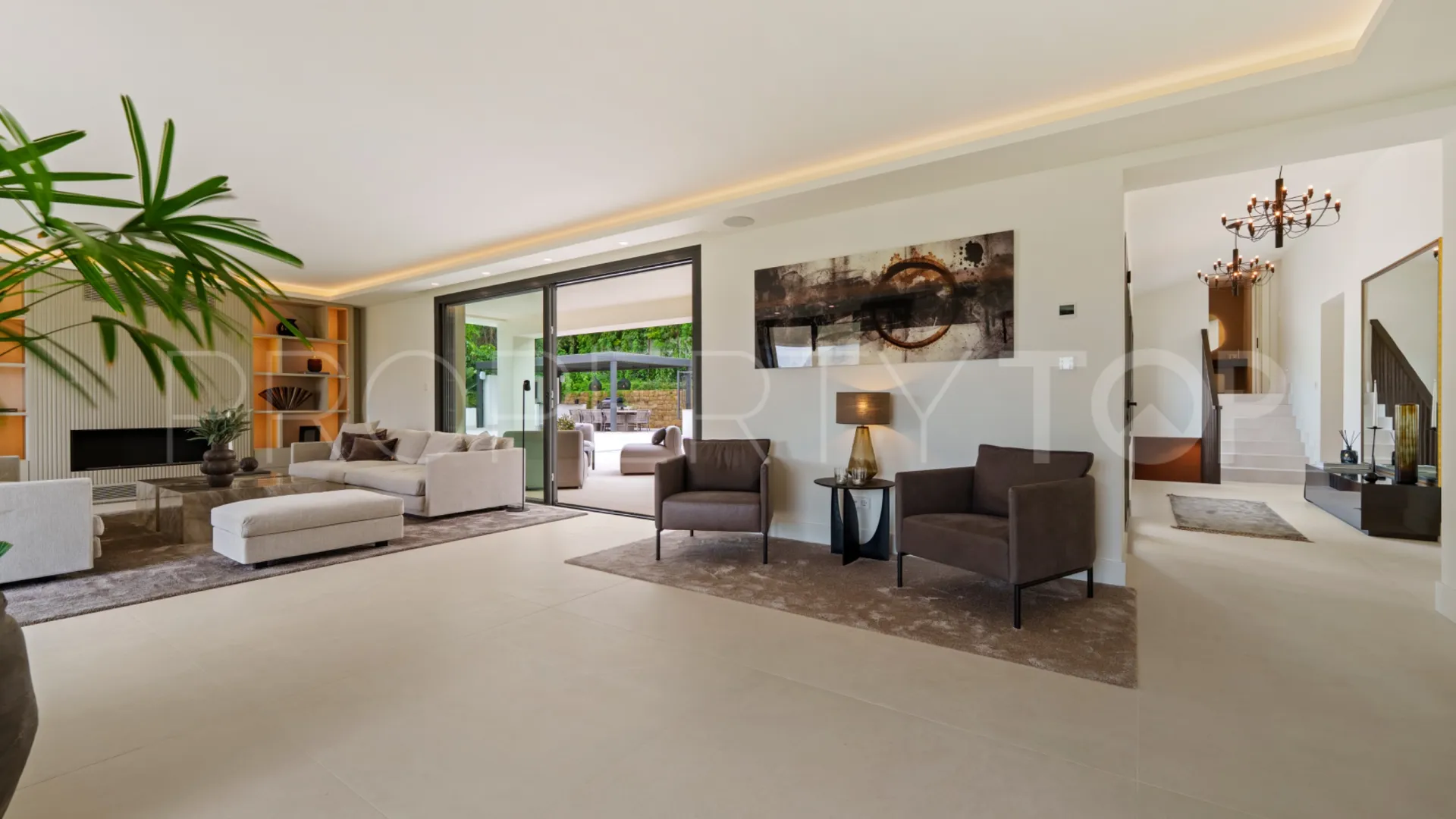 For sale villa in Las Brisas with 5 bedrooms