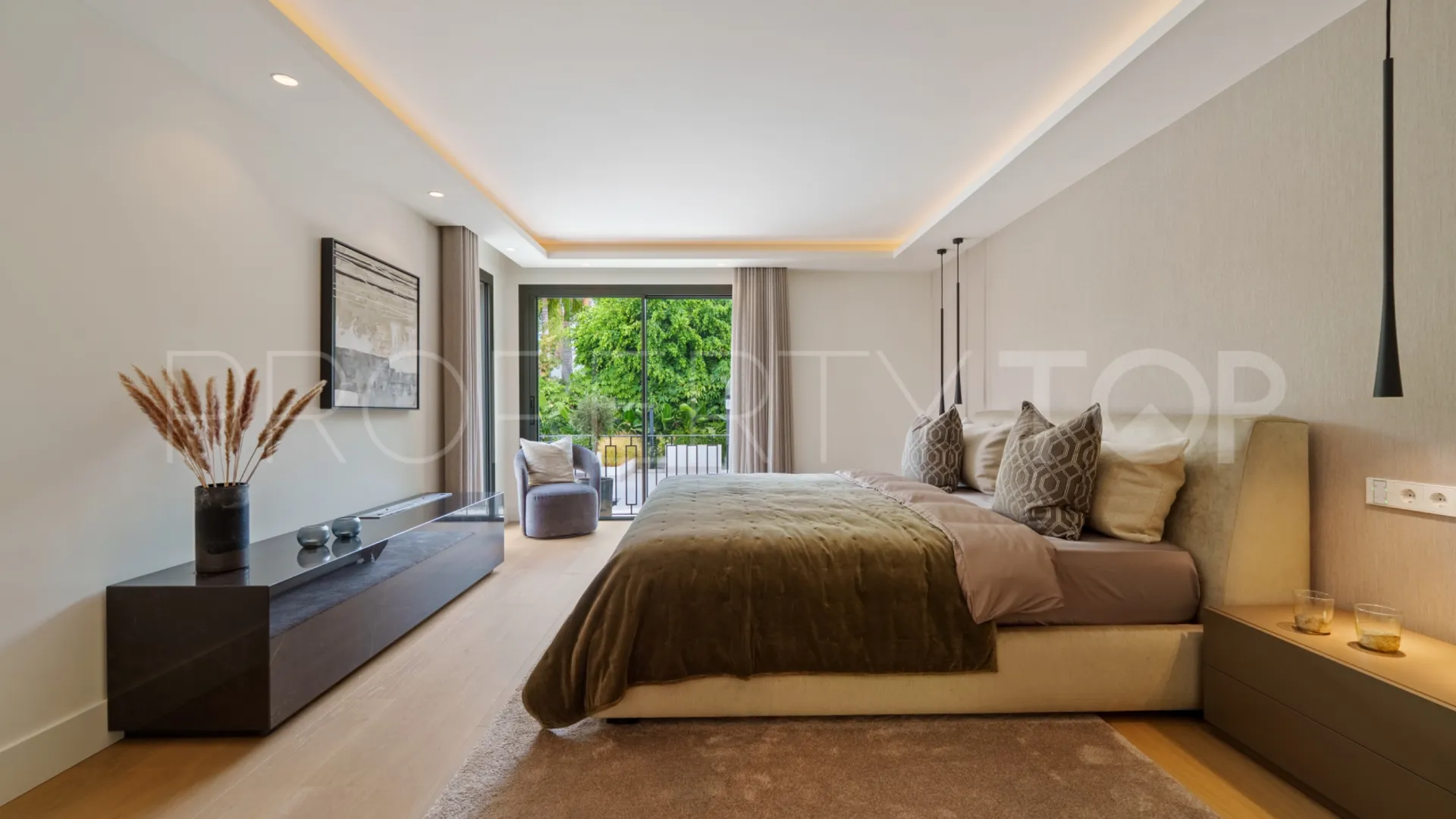 For sale villa in Las Brisas with 5 bedrooms