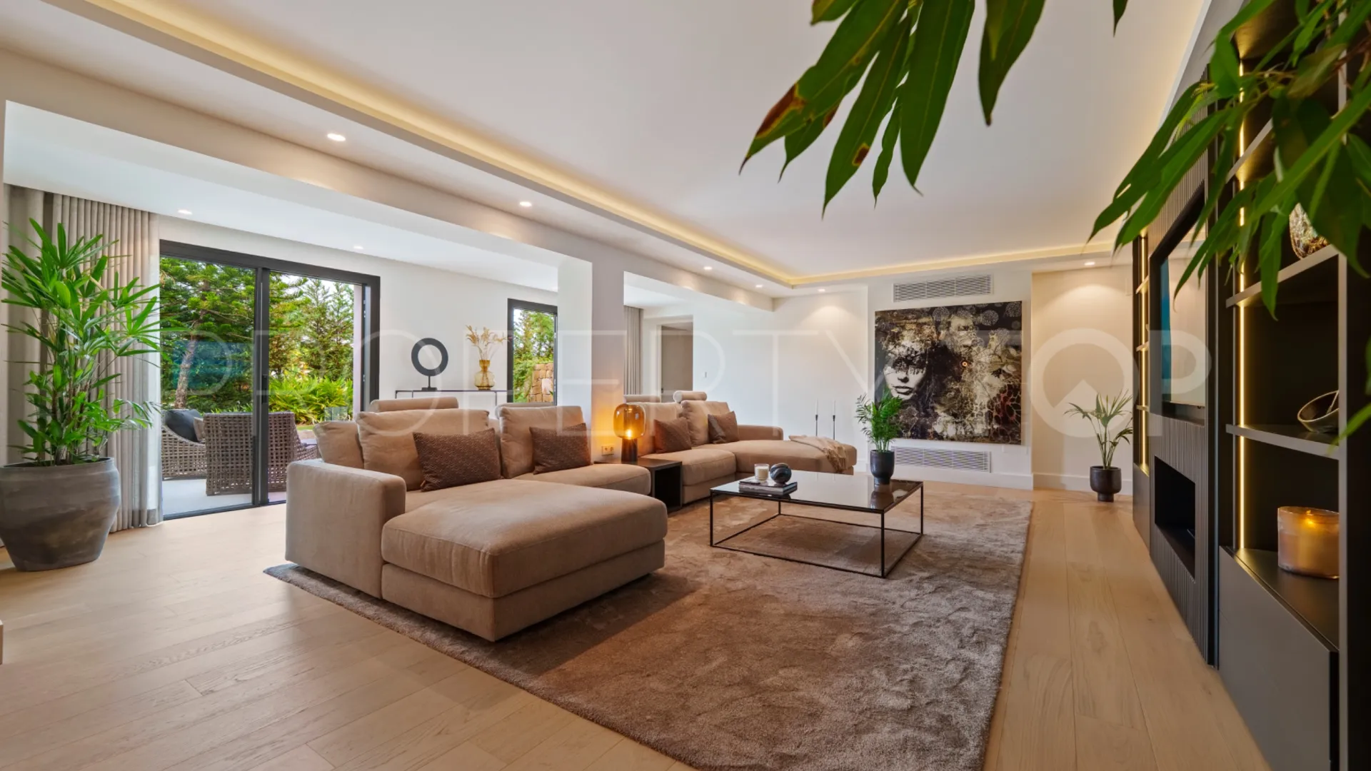 For sale villa in Las Brisas with 5 bedrooms
