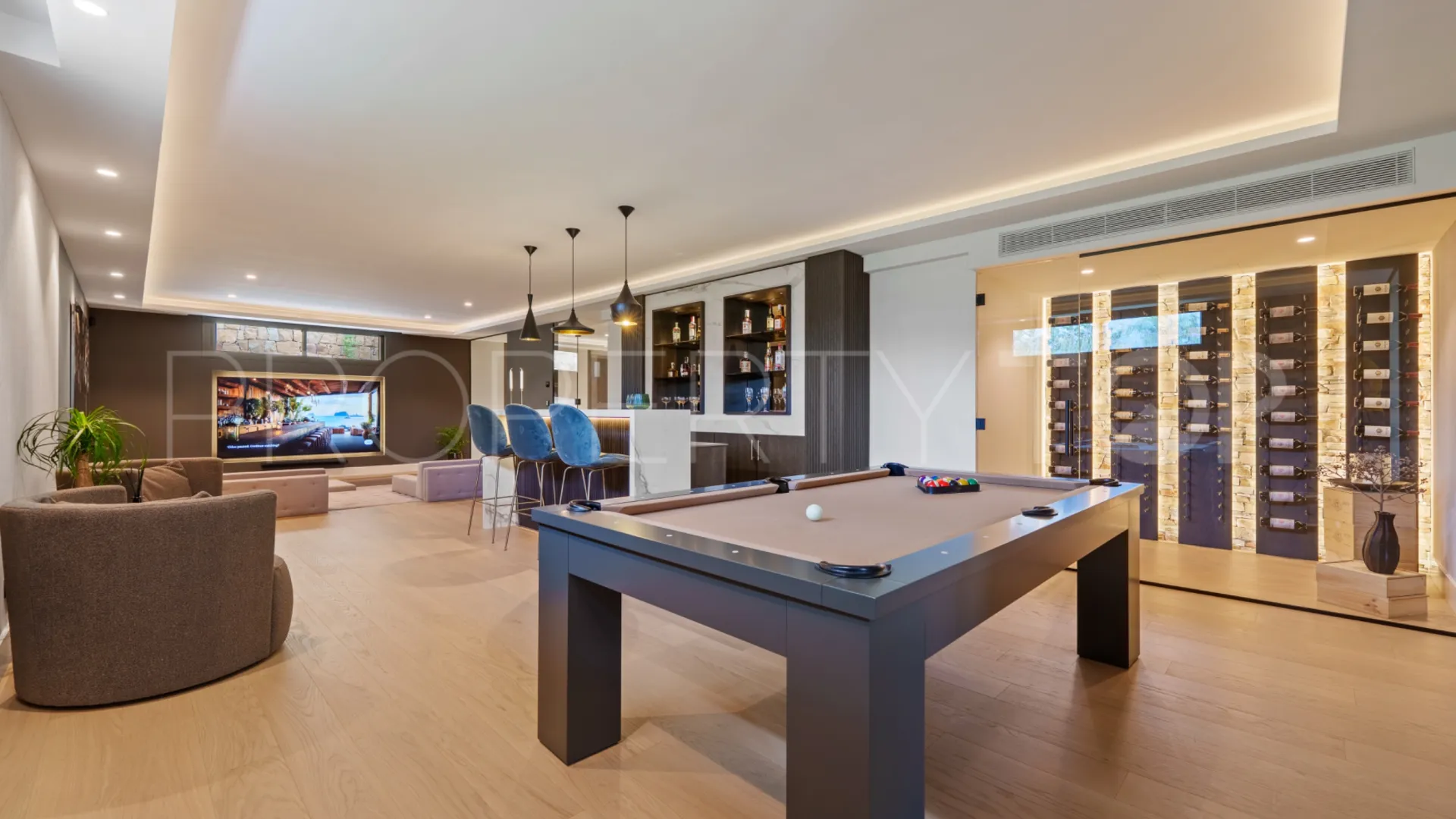 For sale villa in Las Brisas with 5 bedrooms